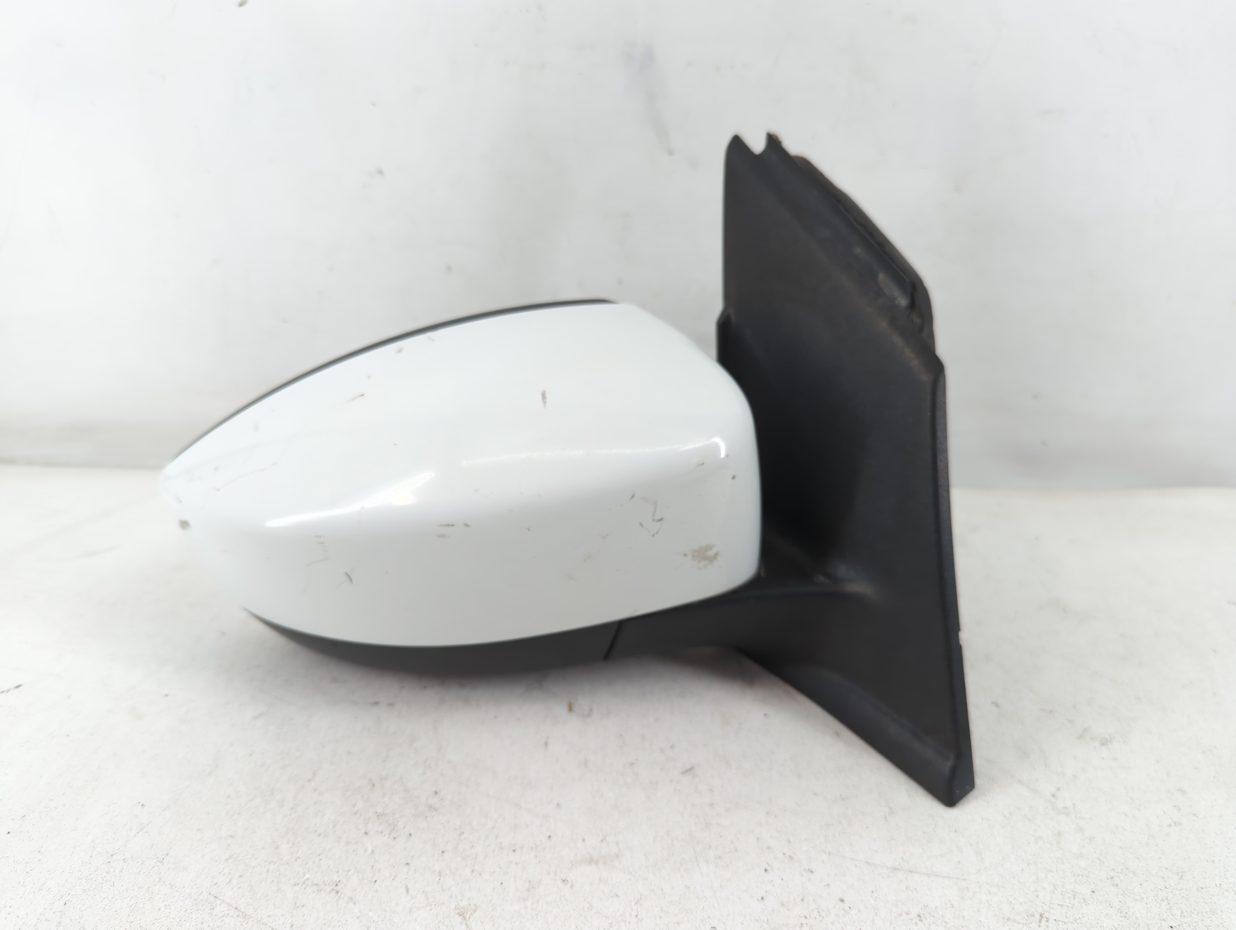 2013-2016 Ford Escape Passenger Right Side View Power Door Mirror White 880192 - Oemusedautoparts1.com