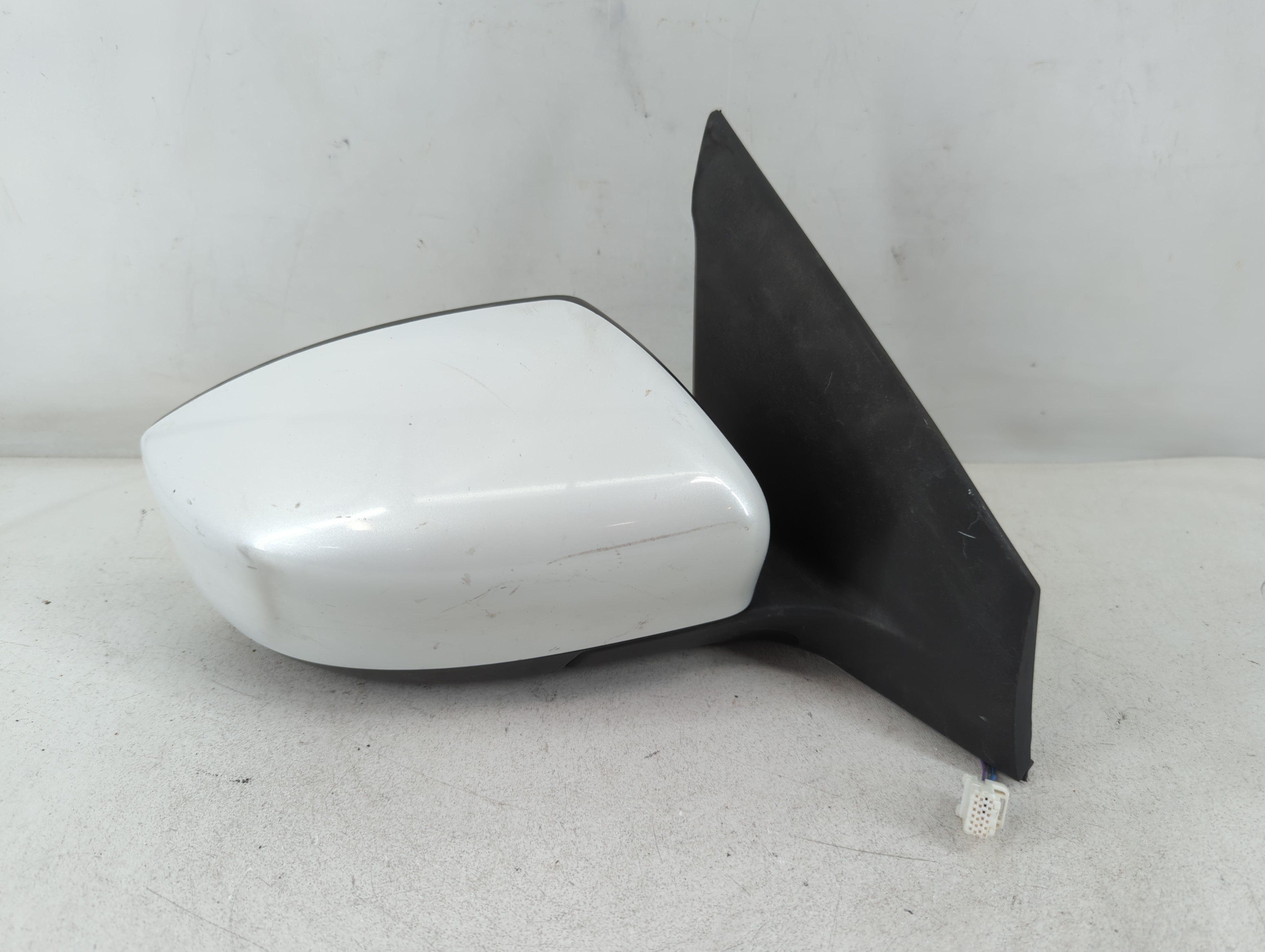 2013-2015 Nissan Sentra Passenger Right Side View Power Door Mirror White 880196 - Oemusedautoparts1.com