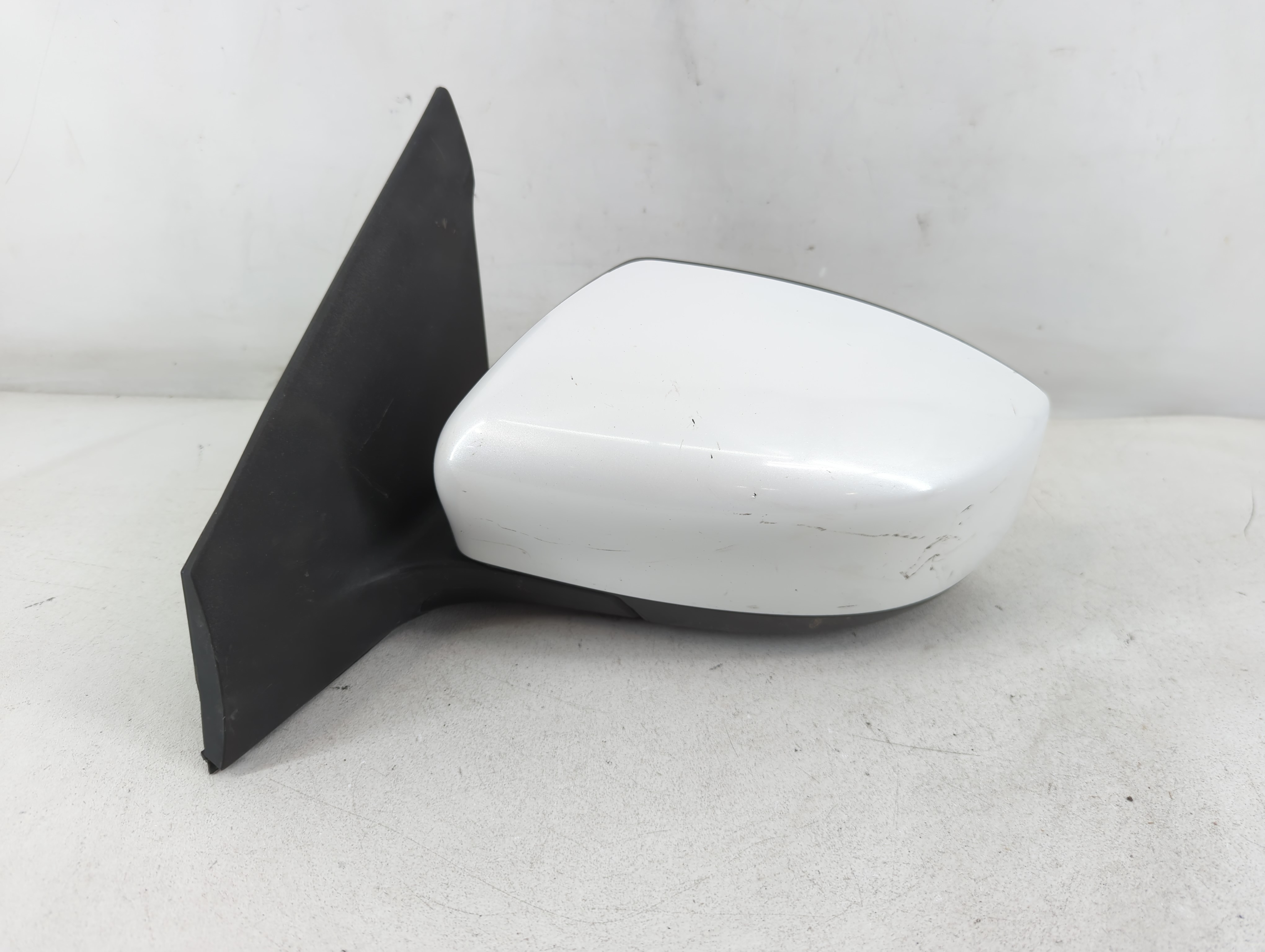 2013-2015 Nissan Sentra Driver Left Side View Power Door Mirror White 880207 - Oemusedautoparts1.com