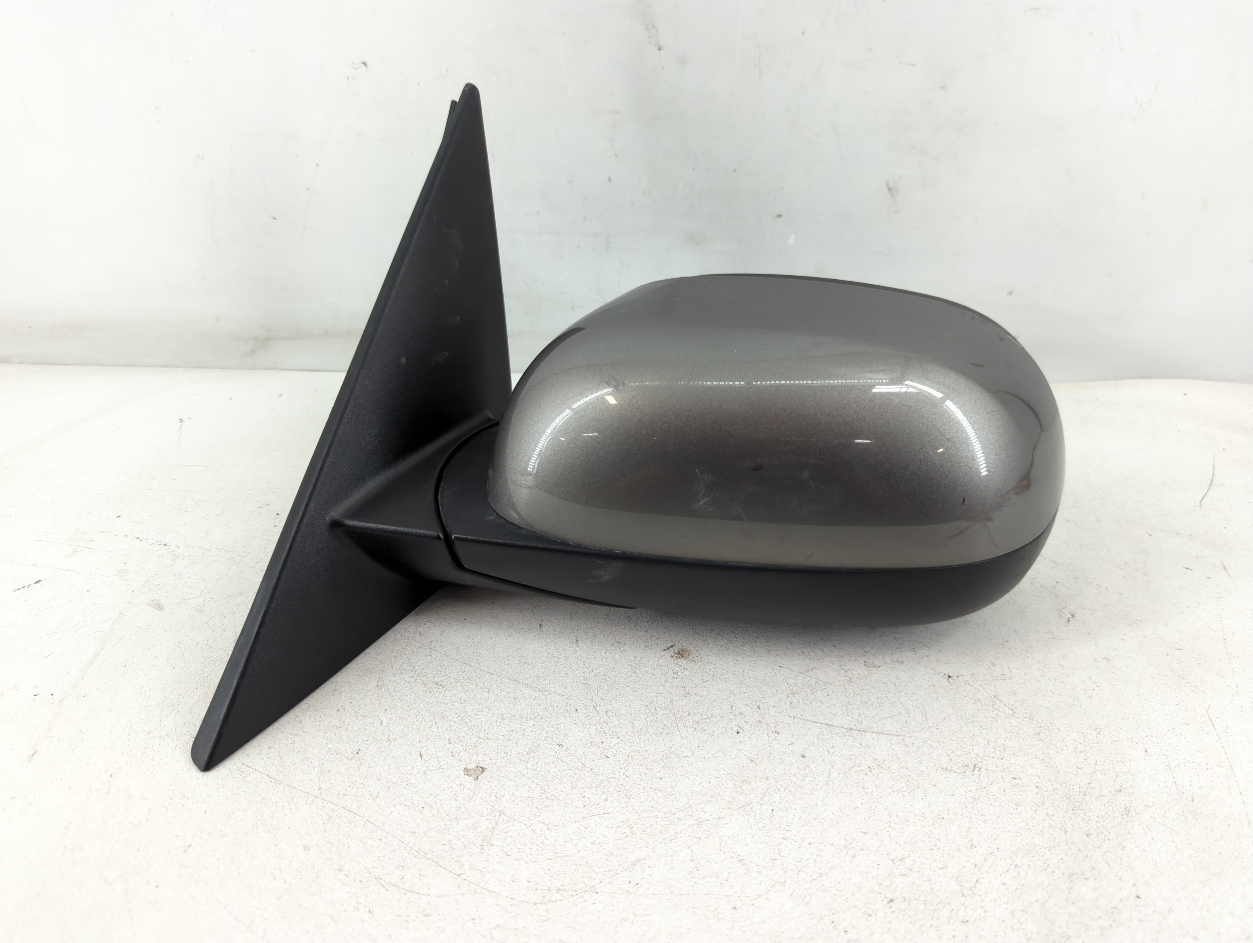 2014-2019 Kia Soul Driver Left Side View Power Door Mirror Grey 880236 - Oemusedautoparts1.com