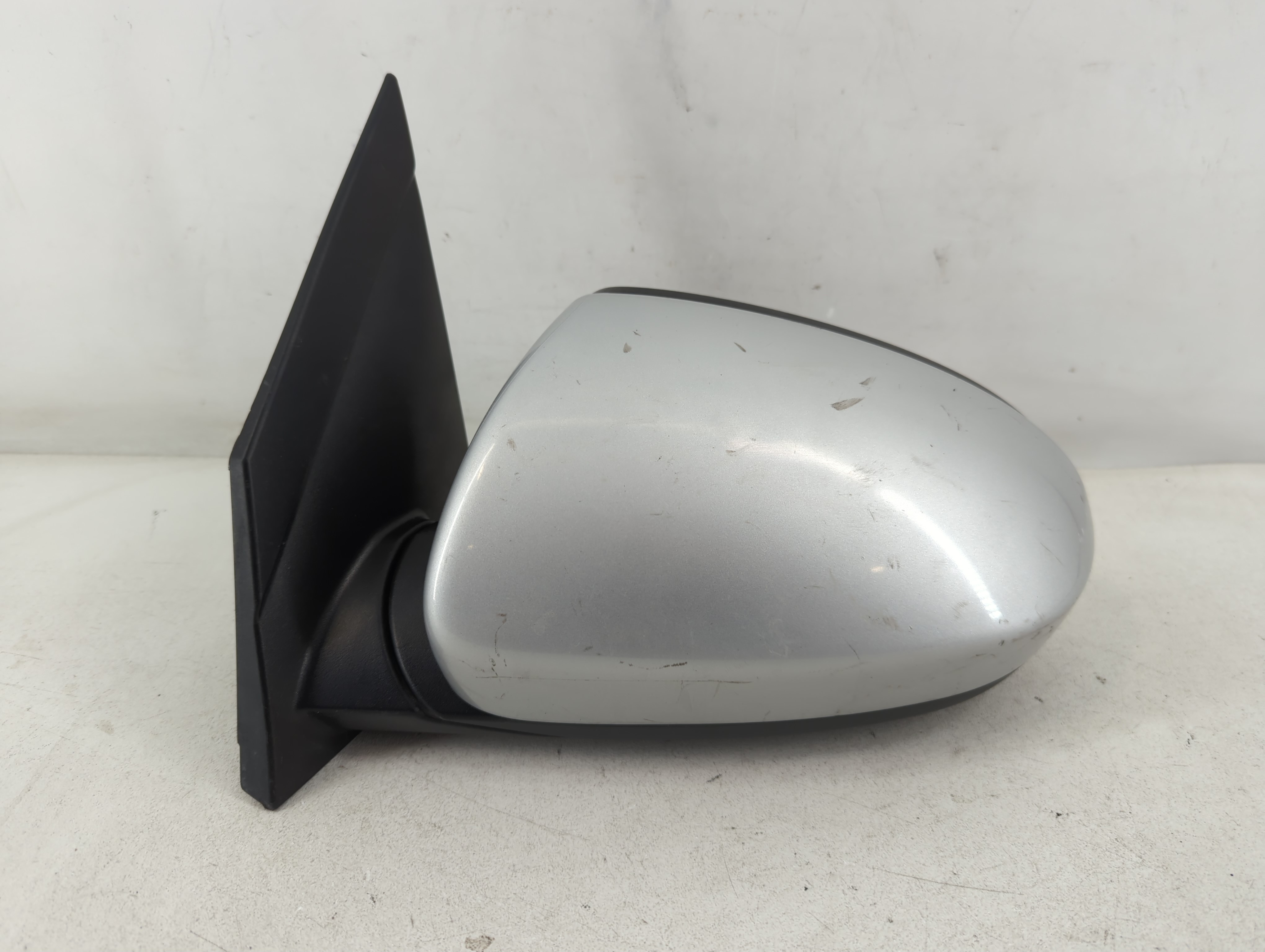 Picture of 2016-2018 Hyundai Tucson Driver Left Side View Power Door Mirror Silver 880273