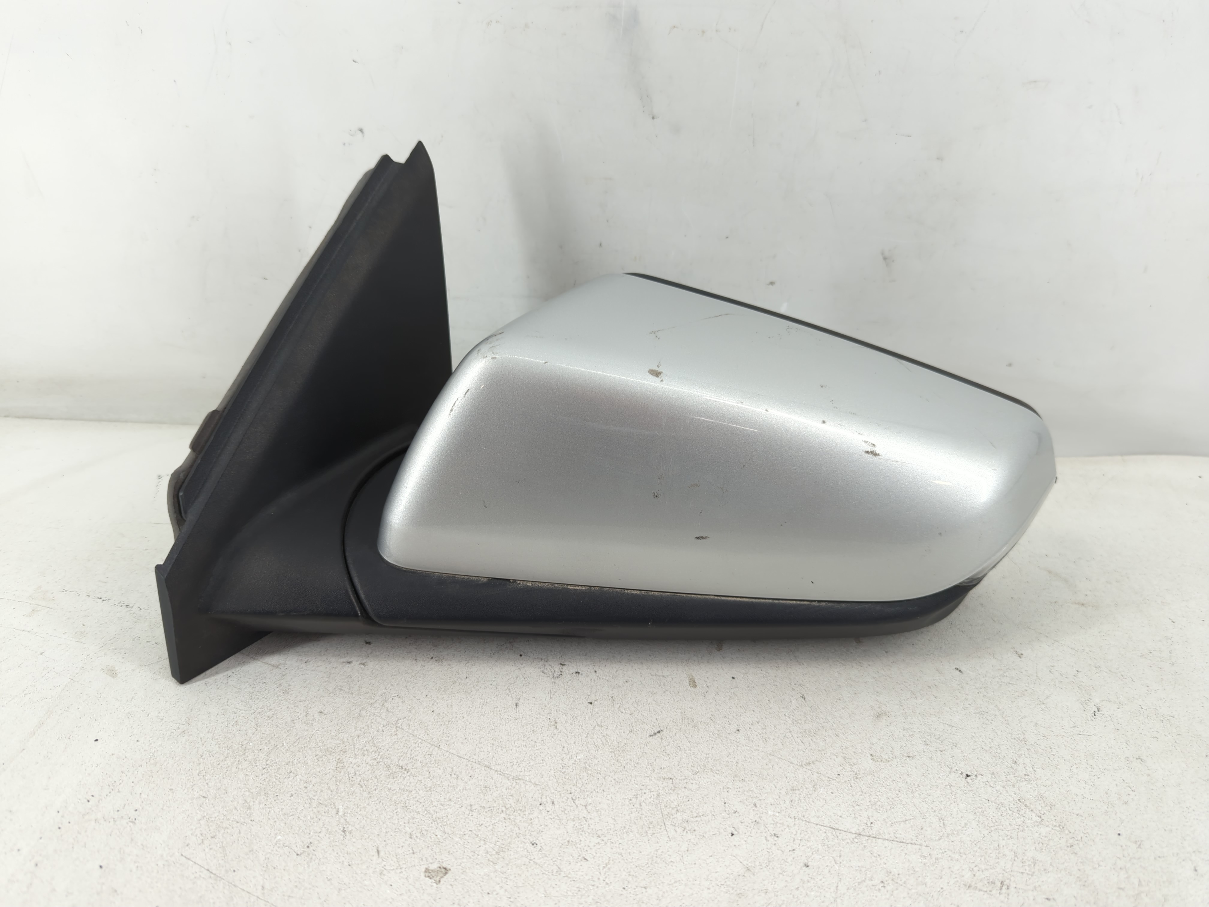 2018-2020 Chevrolet Equinox Driver Left Side View Power Door Mirror 880277 - Oemusedautoparts1.com
