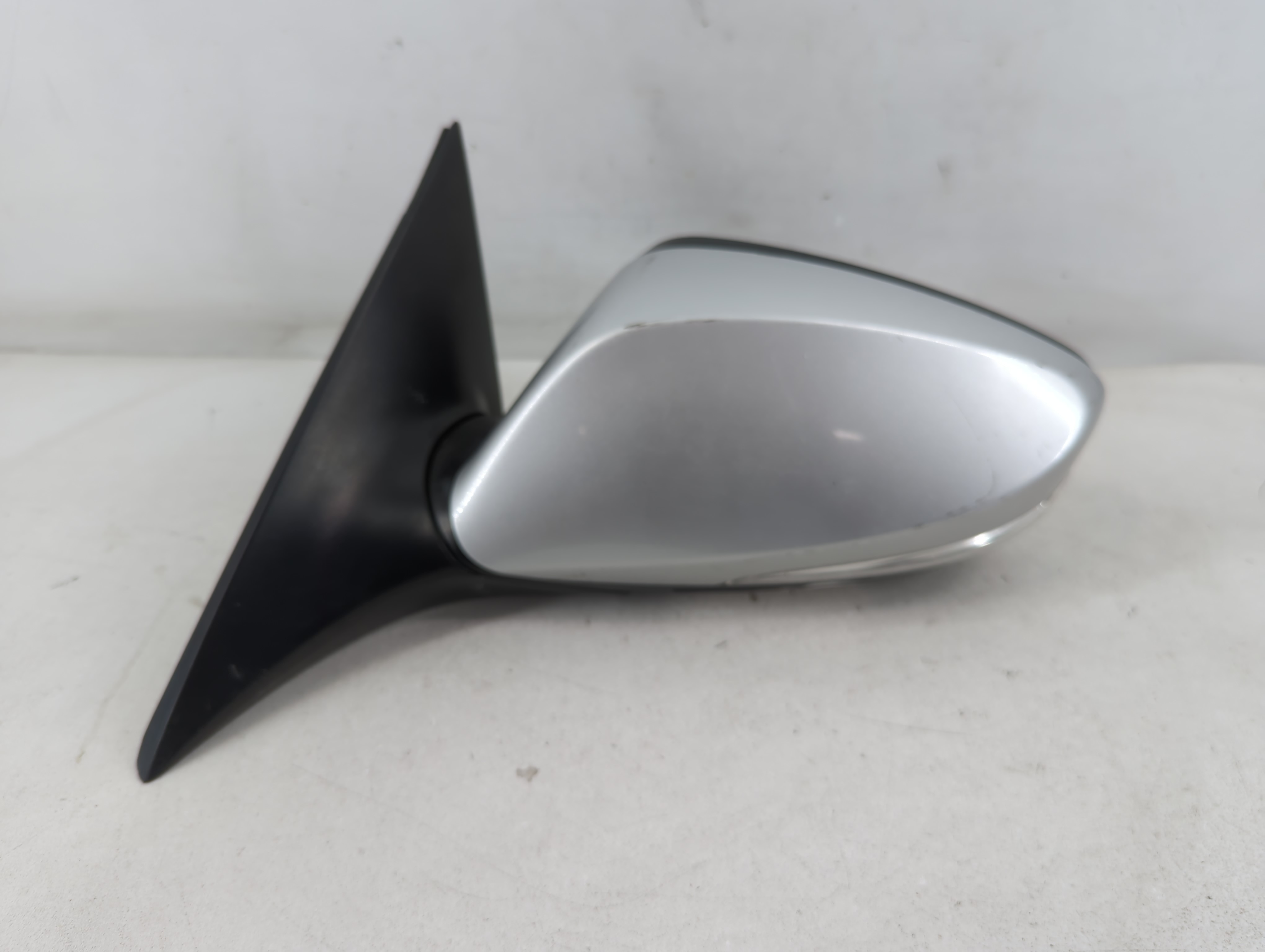 2012-2014 Hyundai Veloster Driver Left Side View Power Door Mirror Silver 880284 - Oemusedautoparts1.com