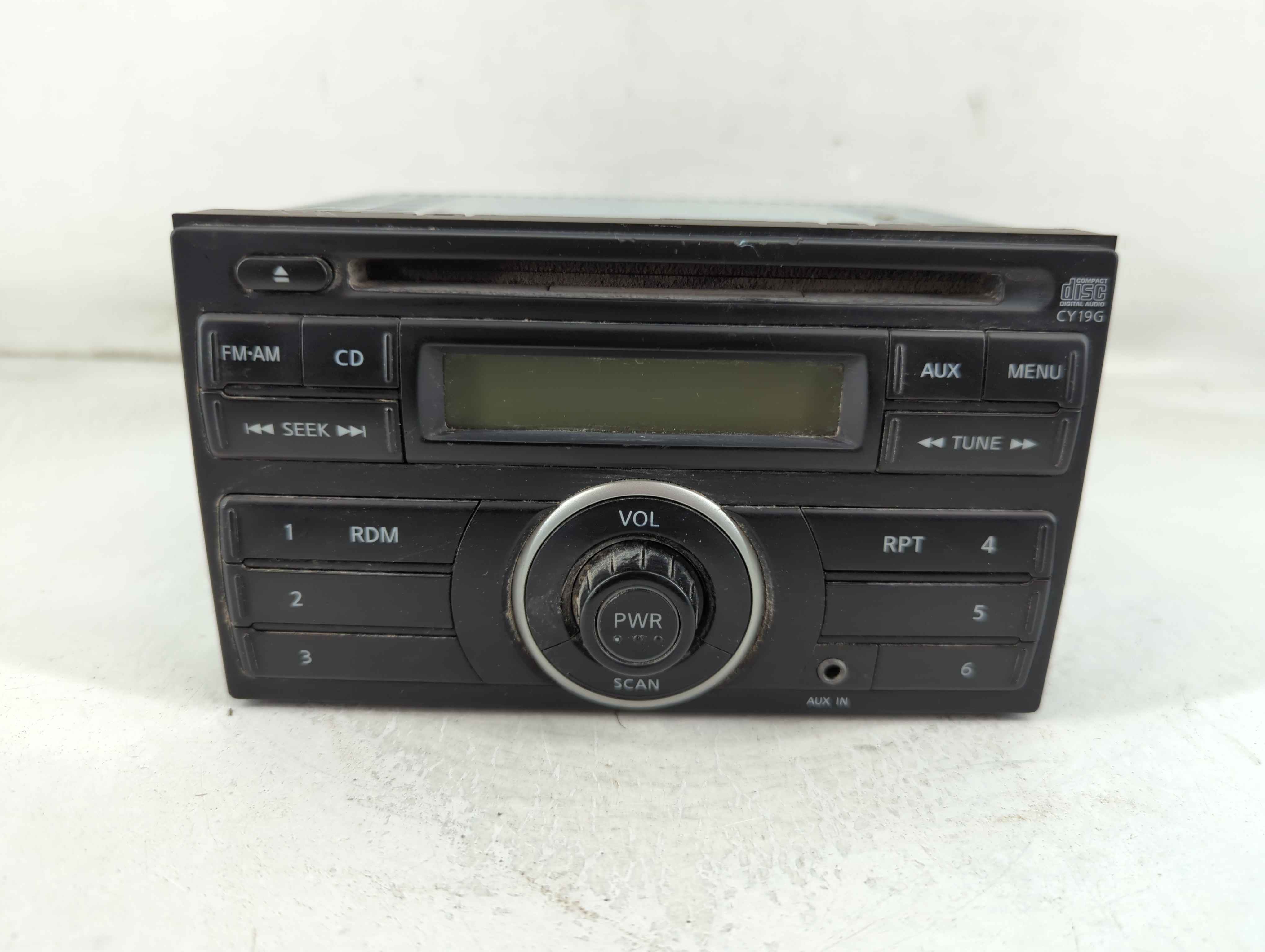 2013-2013 Nissan Versa Am Fm Cd Player Radio Receiver 880290 - Oemusedautoparts1.com