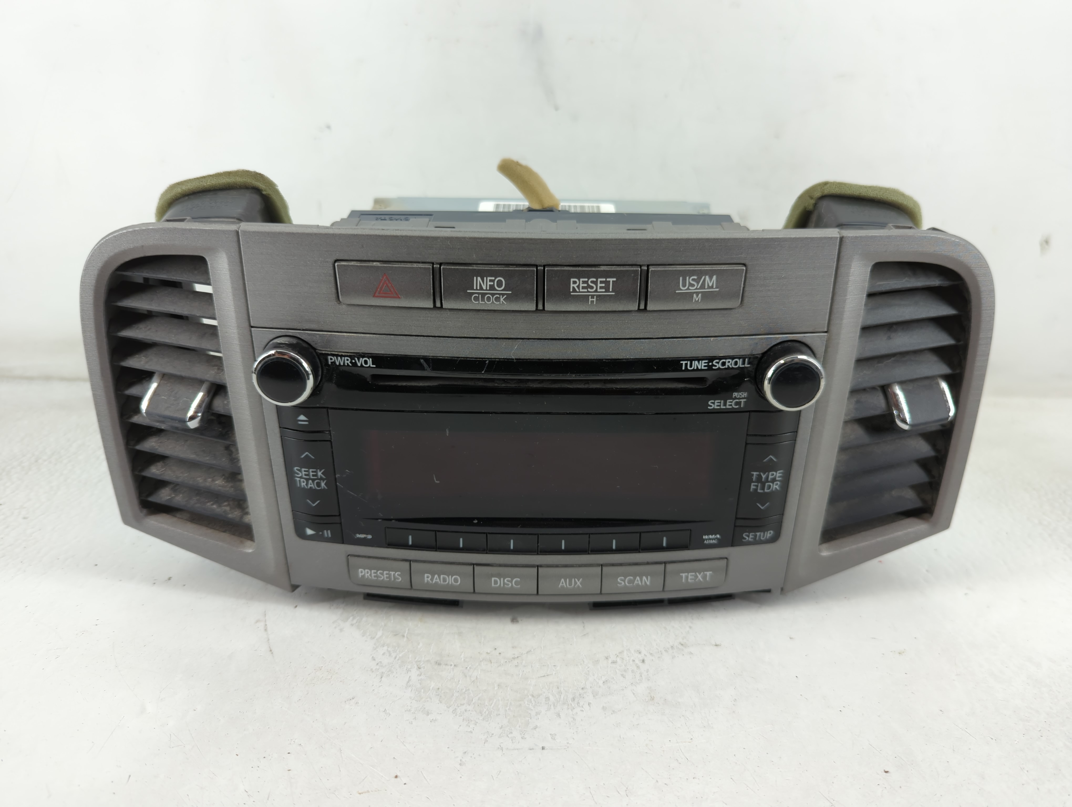2010-2012 Toyota Venza Am Fm Cd Player Radio Receiver 880370 - Oemusedautoparts1.com