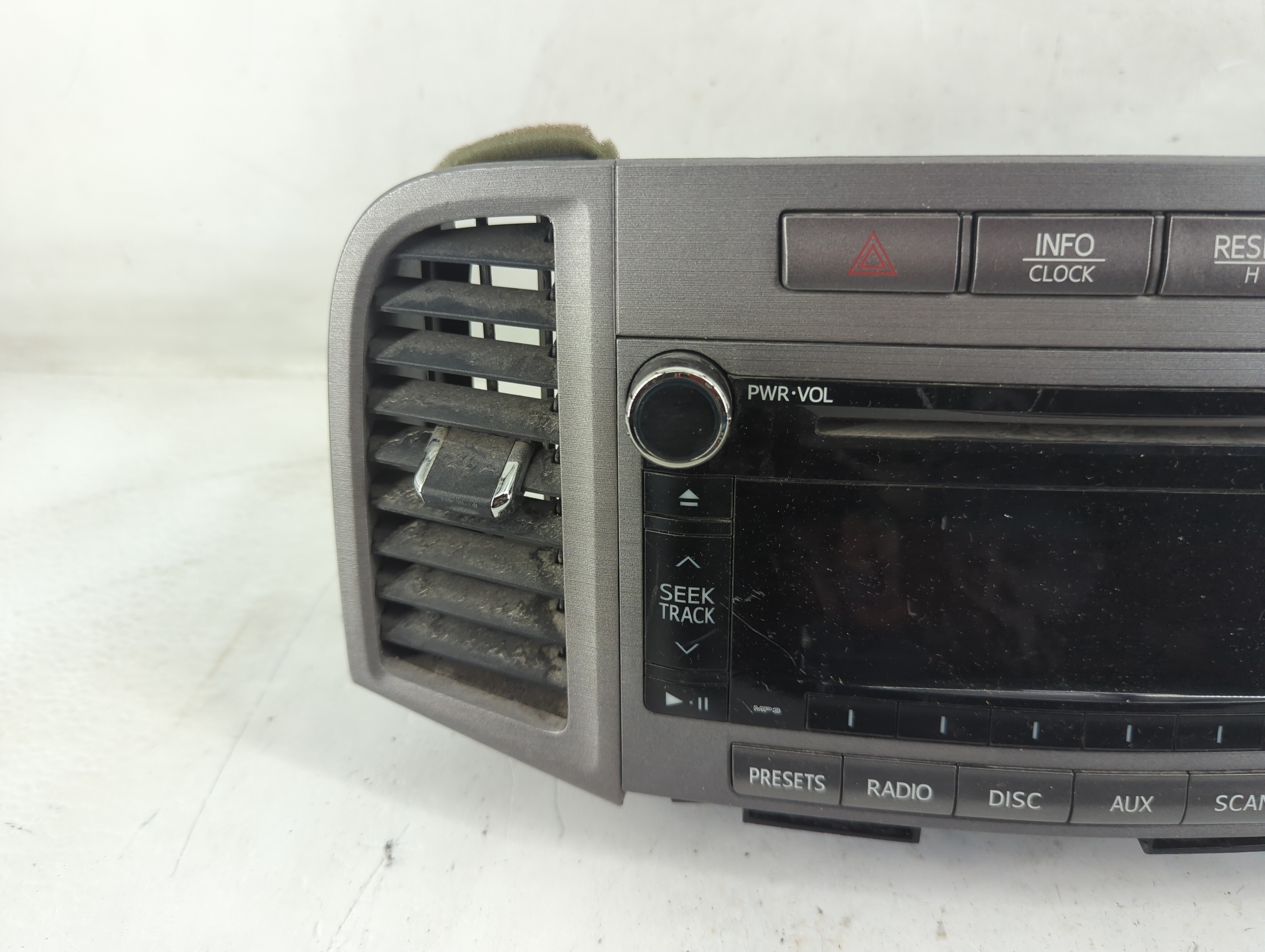 2010-2012 Toyota Venza Am Fm Cd Player Radio Receiver 880370 - Oemusedautoparts1.com