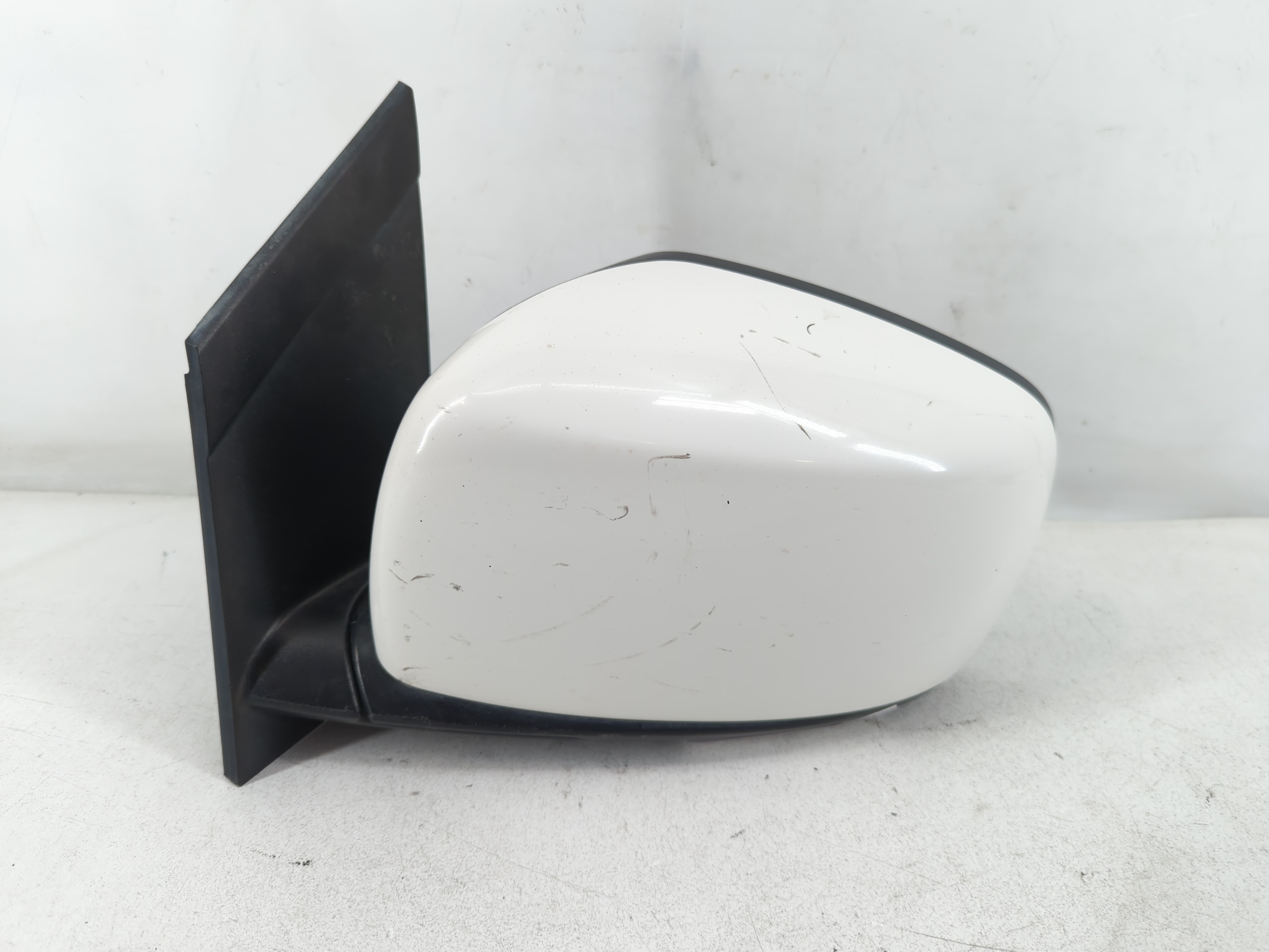 Picture of Dodge Caravan Driver Left Side View Power Door Mirror White 880383