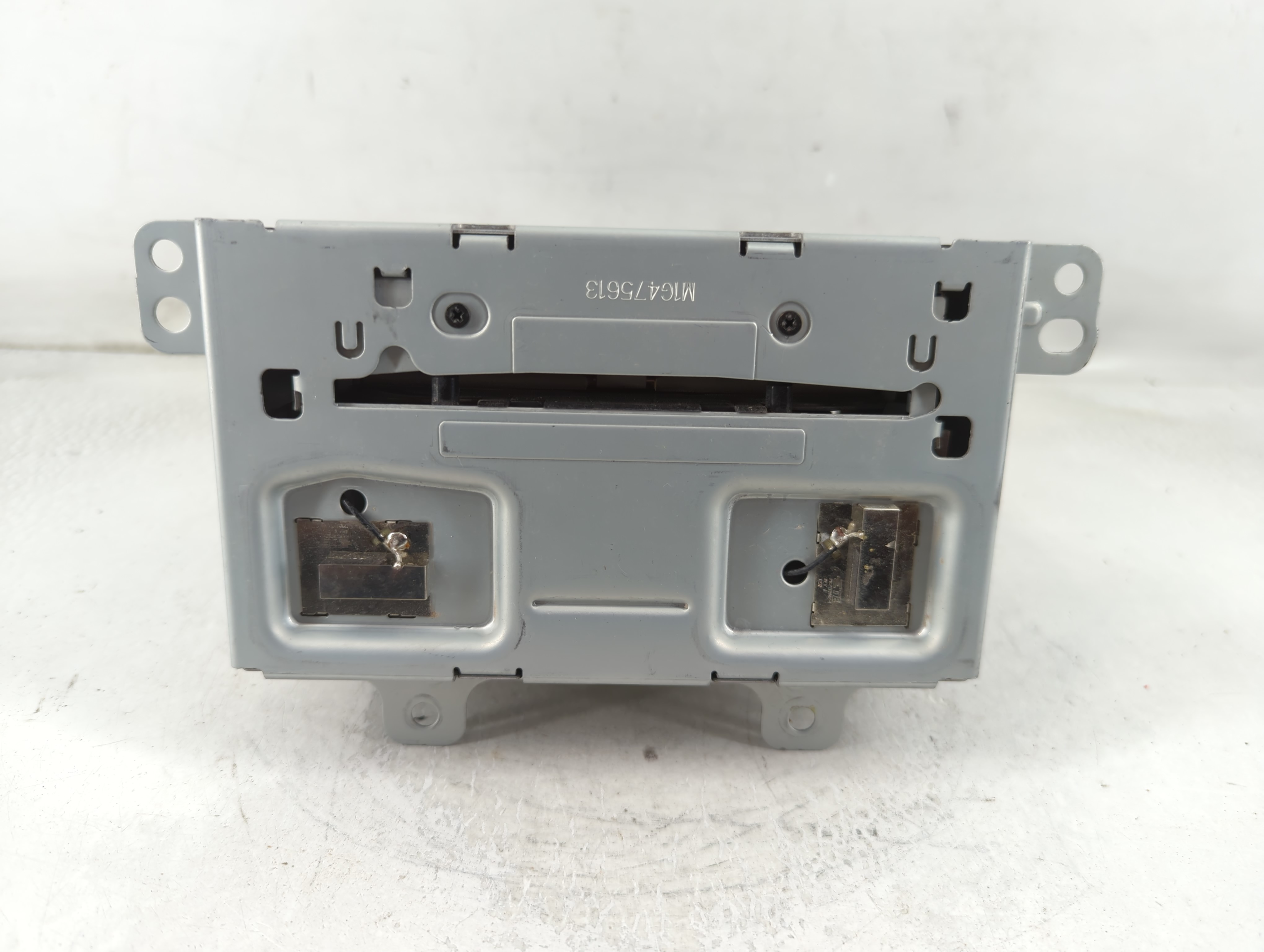 2013-2014 Buick Encore Am Fm Cd Player Radio Receiver 880421 - Oemusedautoparts1.com