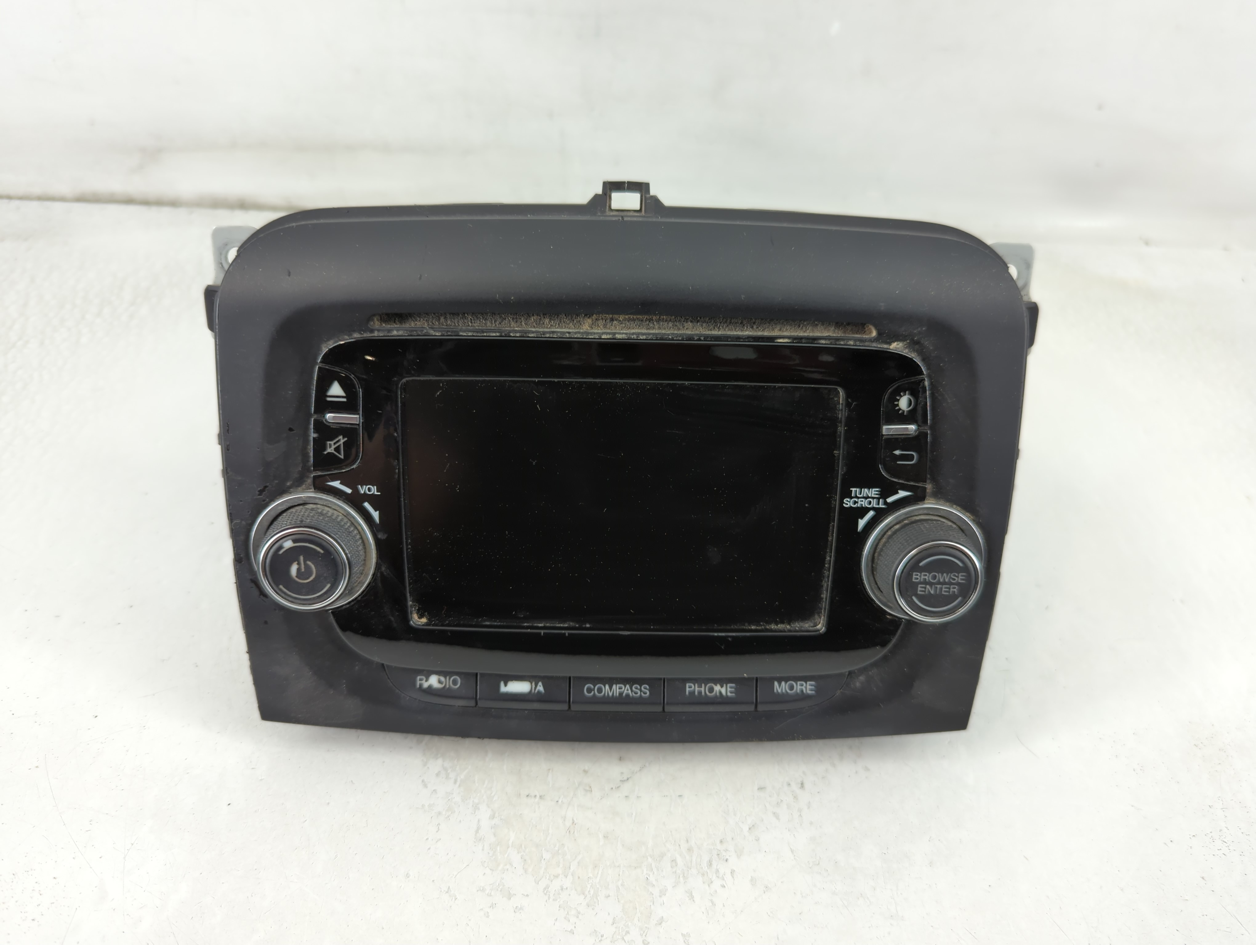 2014 Fiat 500 Am Fm Cd Player Radio Receiver 880504 - Oemusedautoparts1.com