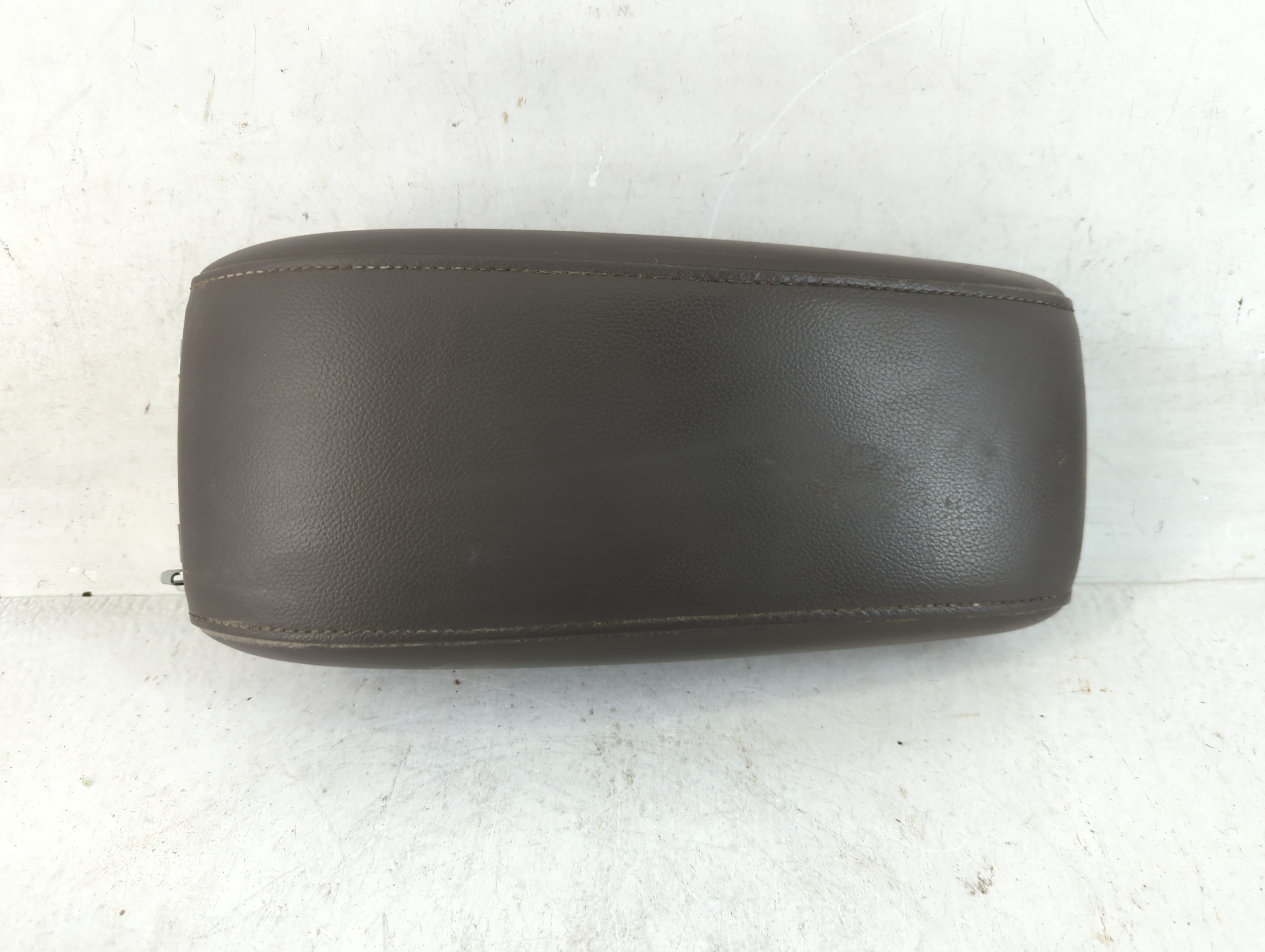 2016-2016 Chevrolet Cruze Center Console Armrest Cover Lid Black 880623 - Oemusedautoparts1.com