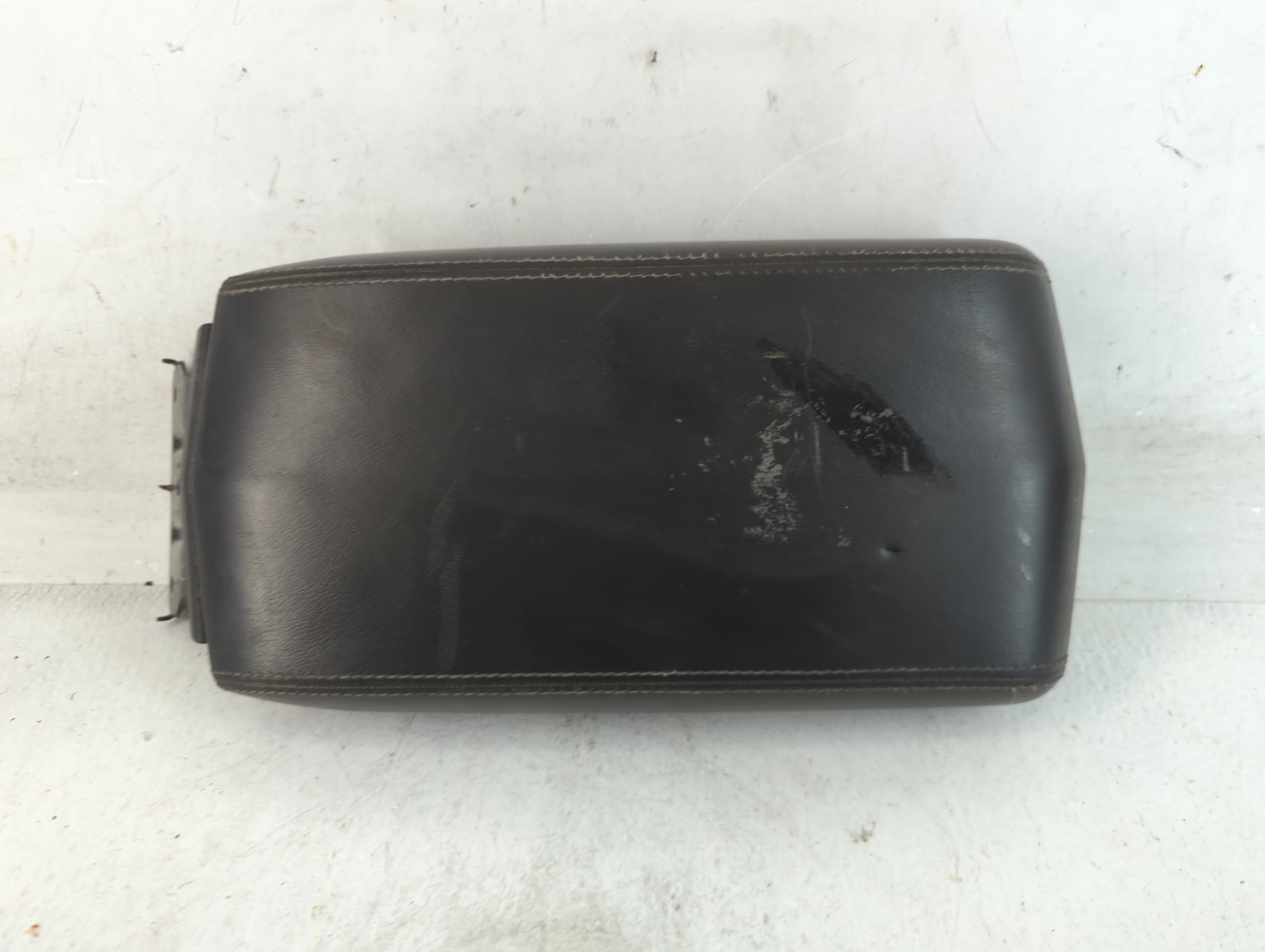 2010-2014 Cadillac Cts Center Console Armrest Cover Lid Black 880627 - Oemusedautoparts1.com