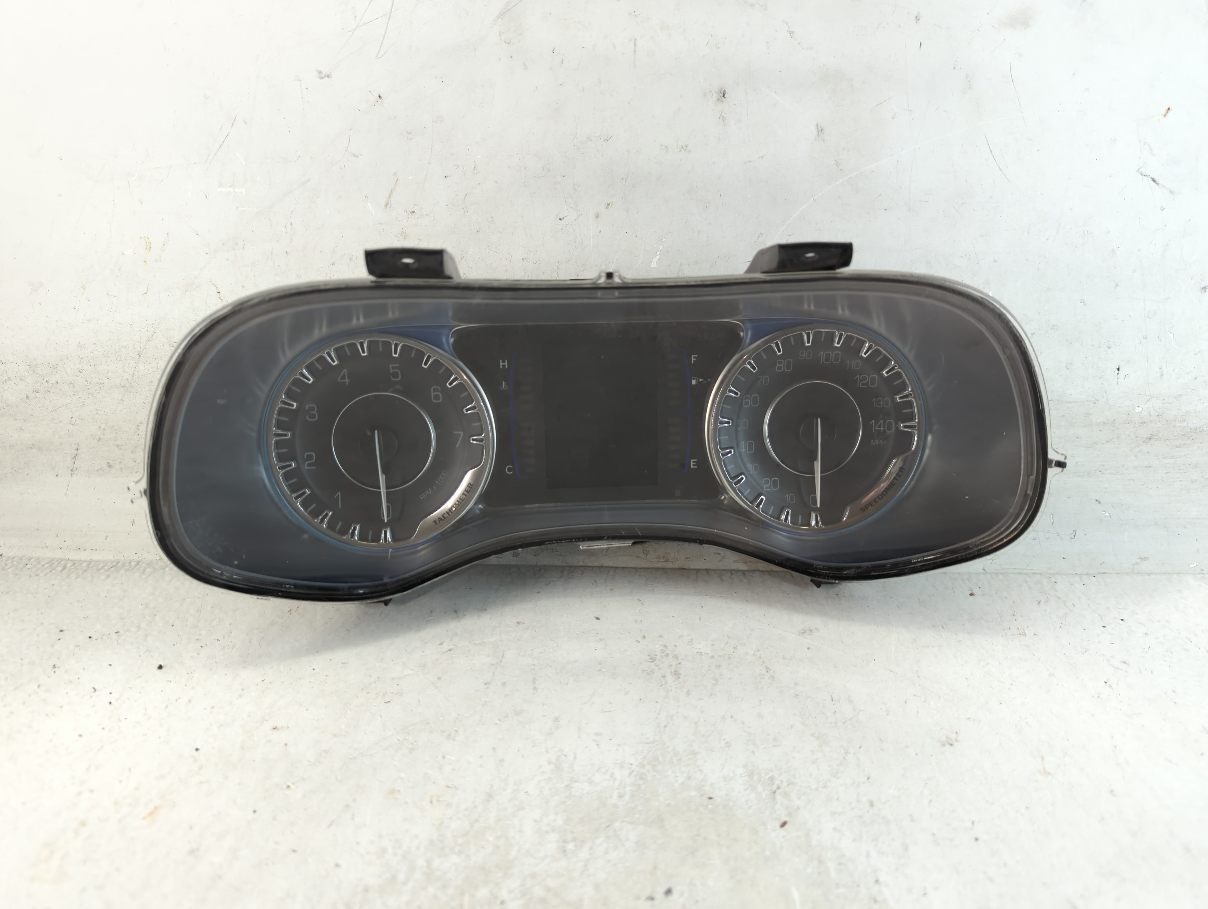 2017-2017 Chrysler 200 Speedometer Instrument Cluster Gauges 68310017aa 880636 - Oemusedautoparts1.com