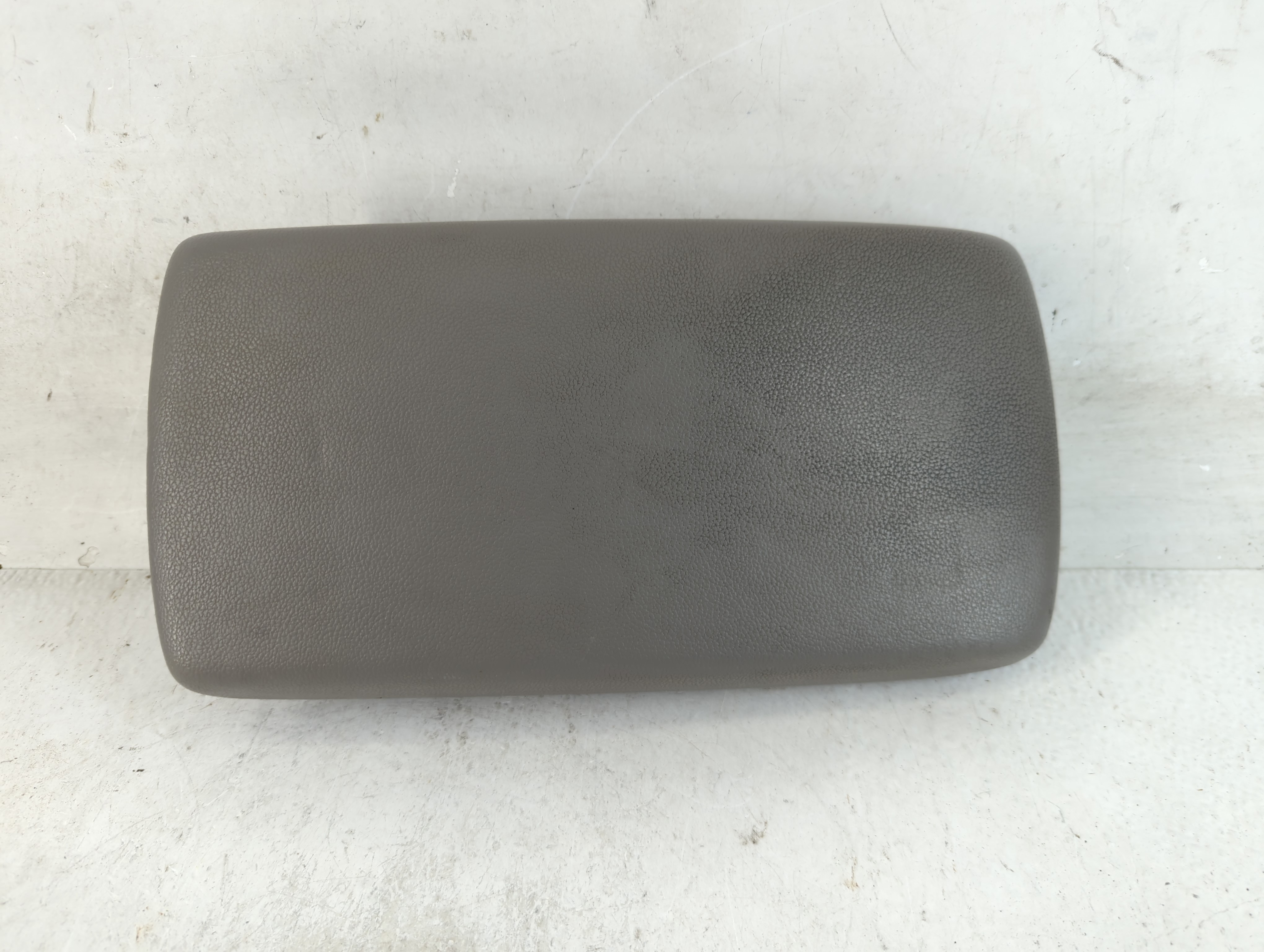 Hyundai Elantra Center Console Armrest Cover Lid Grey 880658 - Oemusedautoparts1.com
