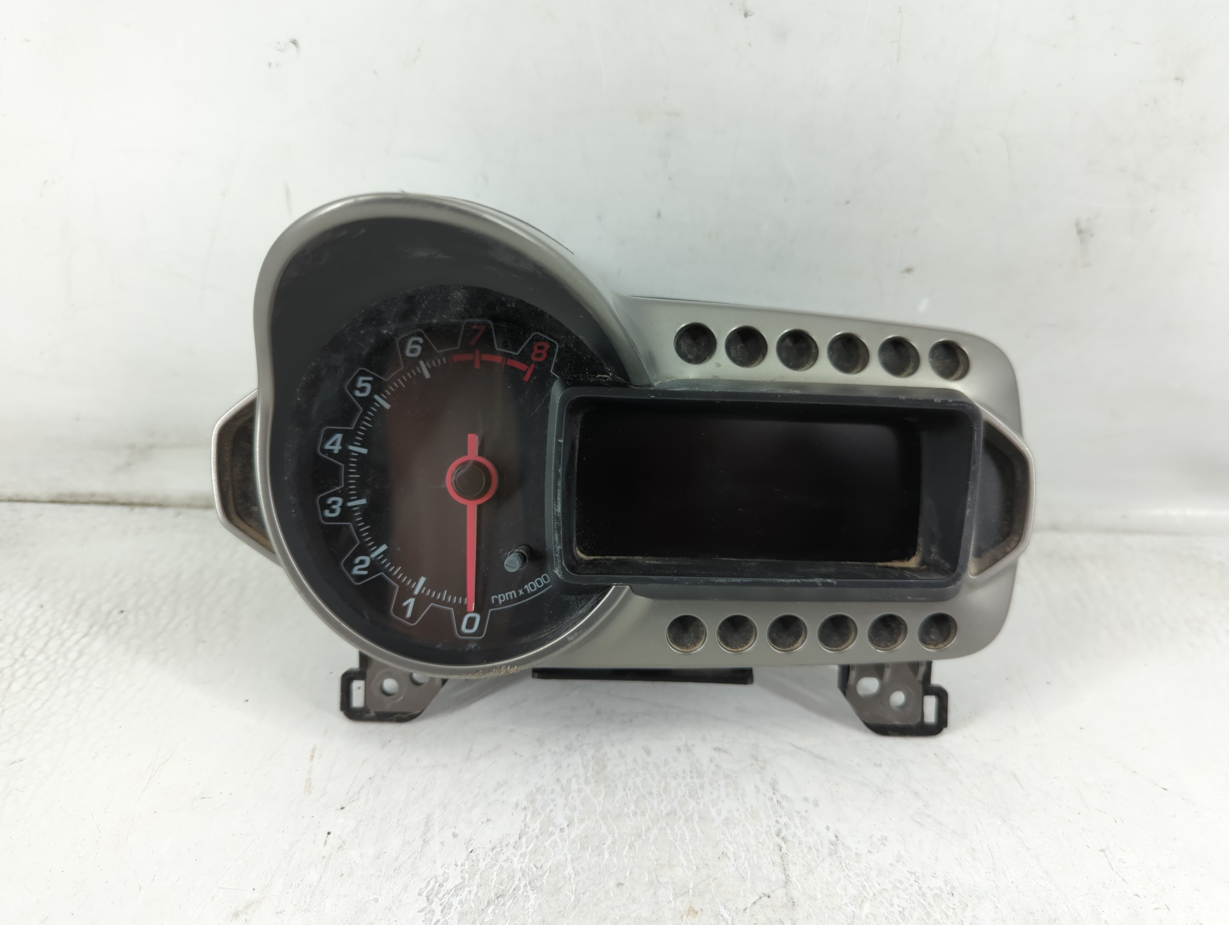 2013-2014 Chevrolet Sonic Speedometer Instrument Cluster Gauges 880724 - Oemusedautoparts1.com