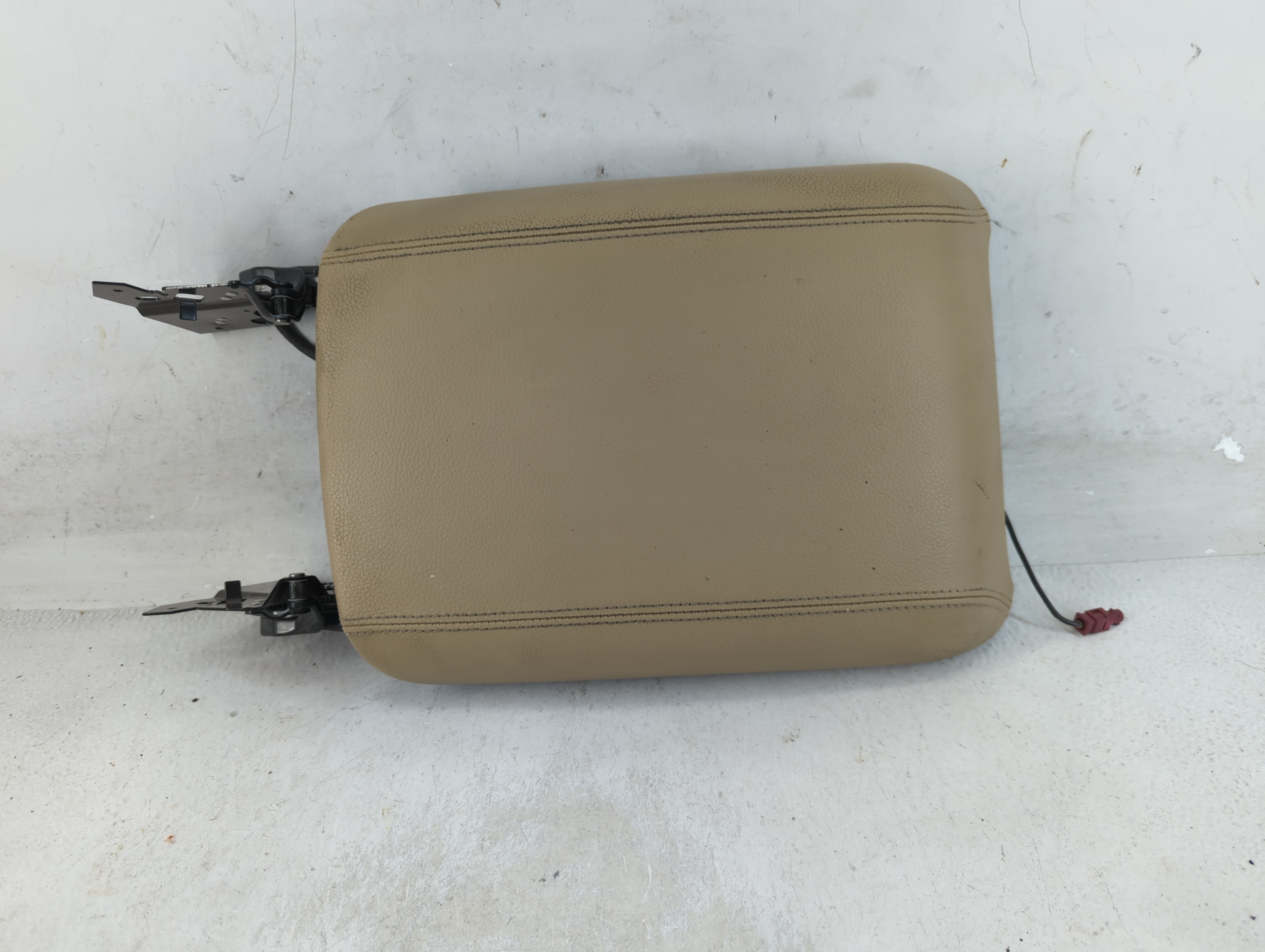 2008 Mercedes-benz R350 Center Console Armrest Cover Lid Beige 880730 - Oemusedautoparts1.com