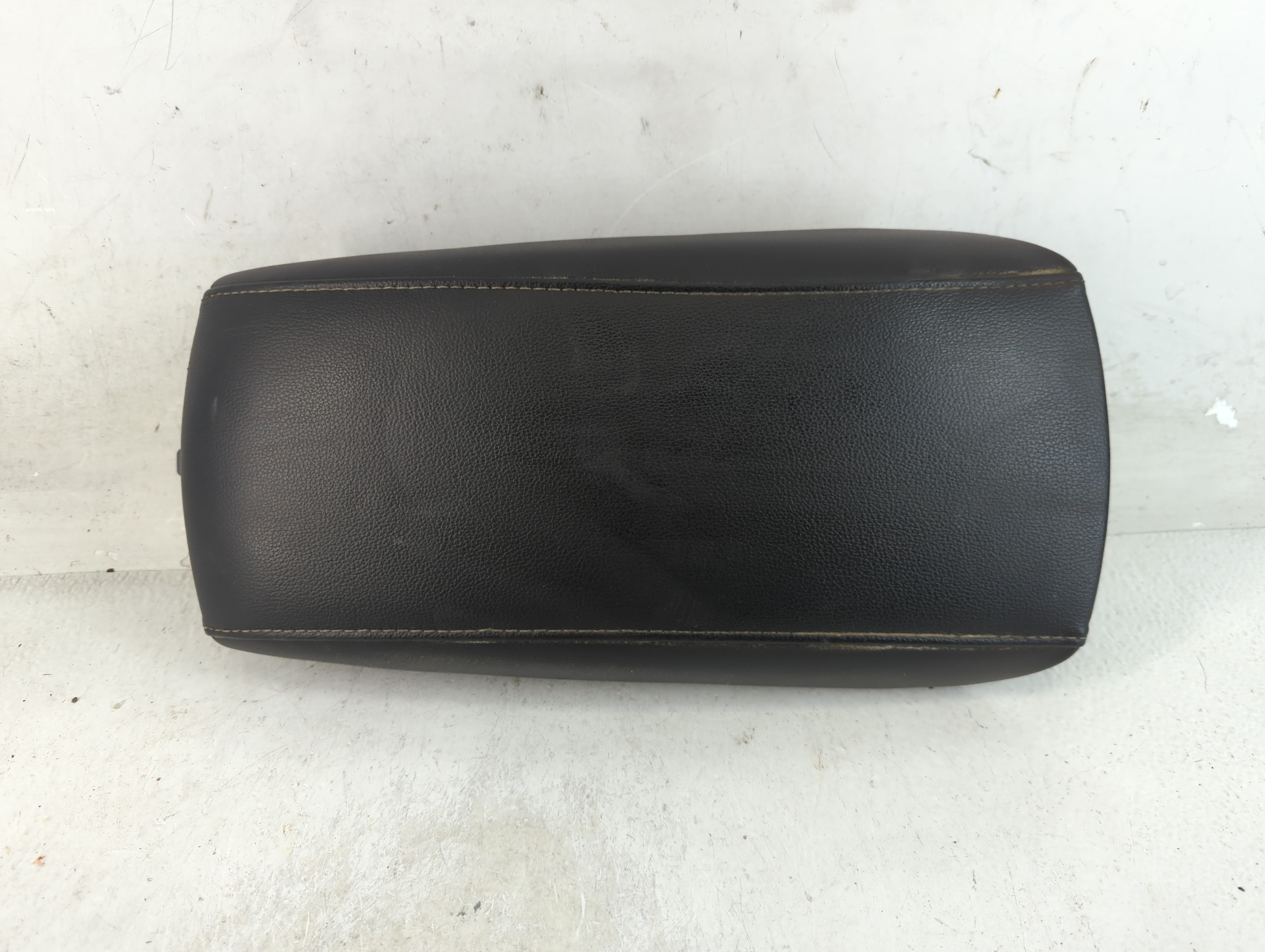 2018 Ford Fusion Center Console Armrest Cover Lid Black 880734 - Oemusedautoparts1.com