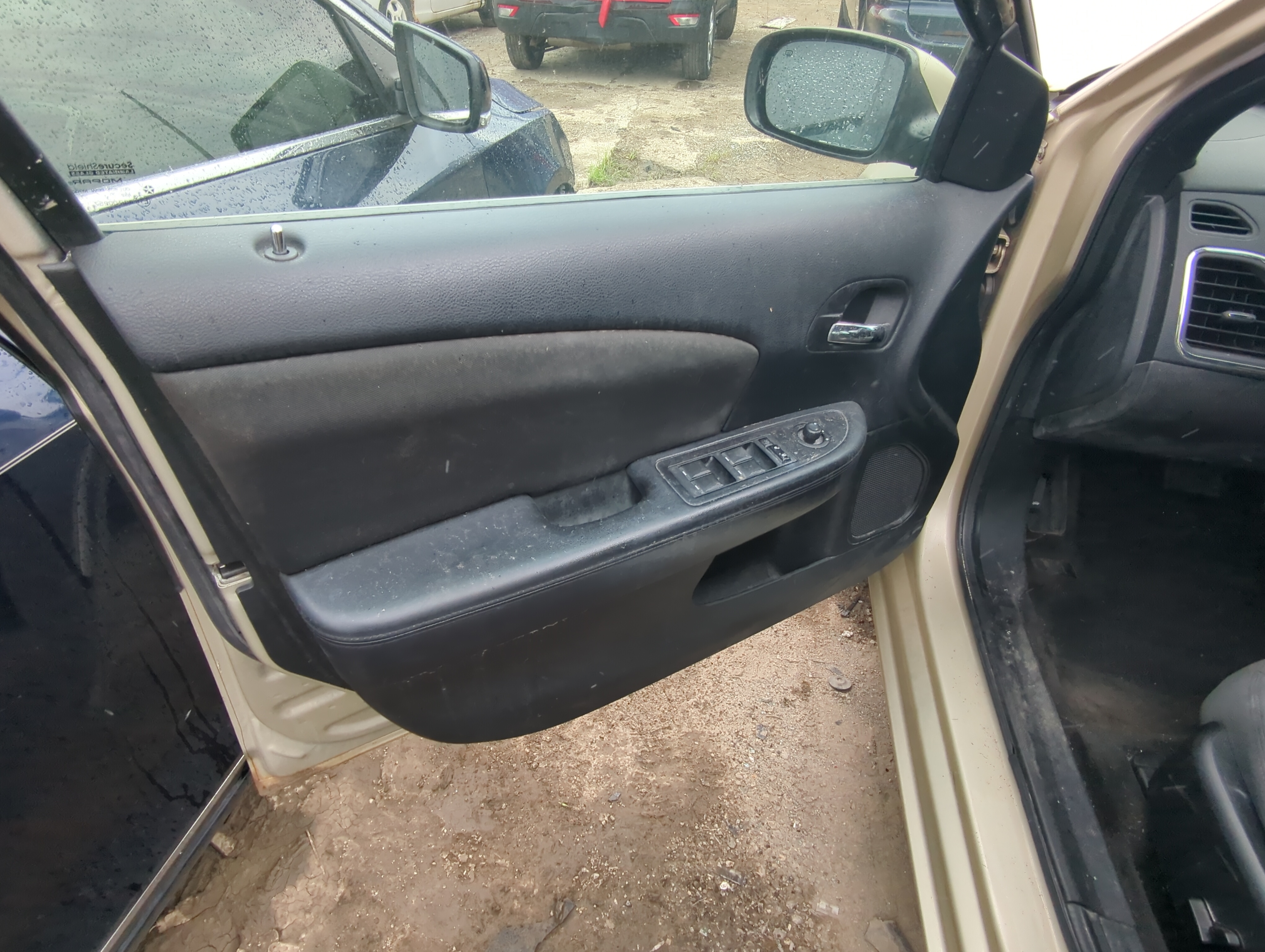 Picture of 2011 Chrysler 200 Front Left Driver Interior Door Panel Trim 880841