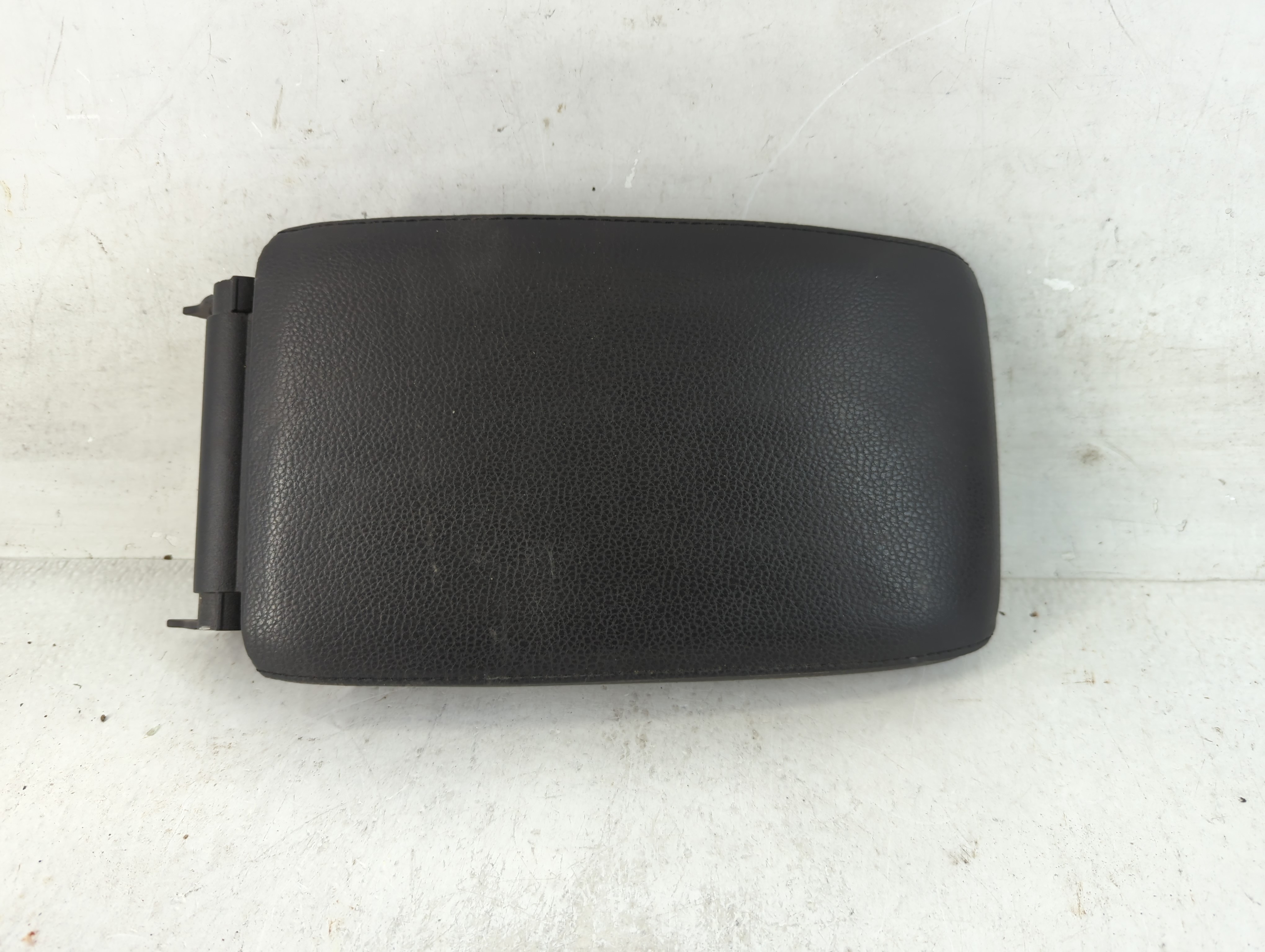 2012-2014 Chrysler 300 Center Console Armrest Cover Lid Black 880878 - Oemusedautoparts1.com