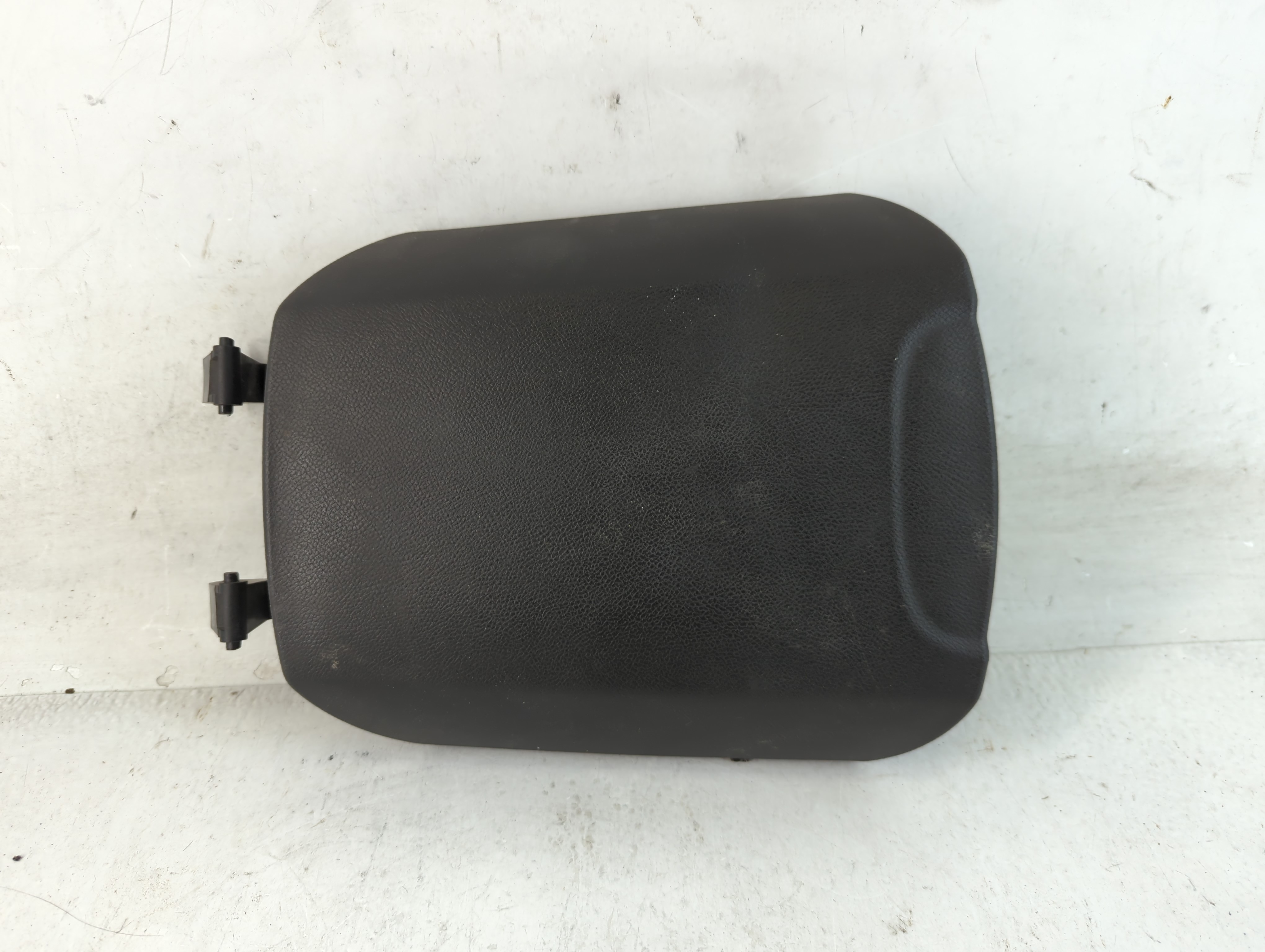 2014 Chevrolet Camaro Center Console Armrest Cover Lid Black 880884 - Oemusedautoparts1.com