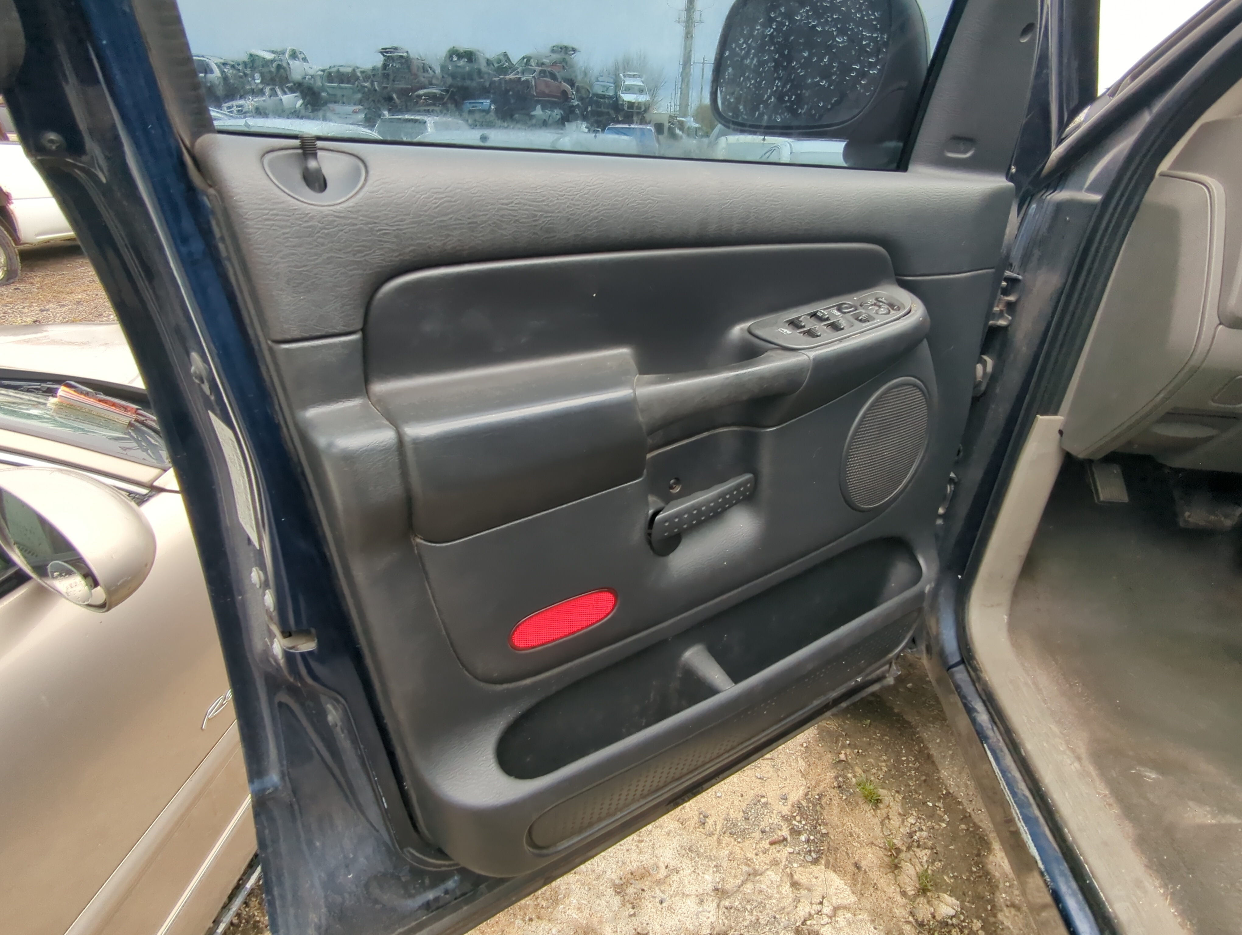 2007 Dodge Ram 1500 Front Left Driver Interior Door Panel Trim 881144 - Oemusedautoparts1.com