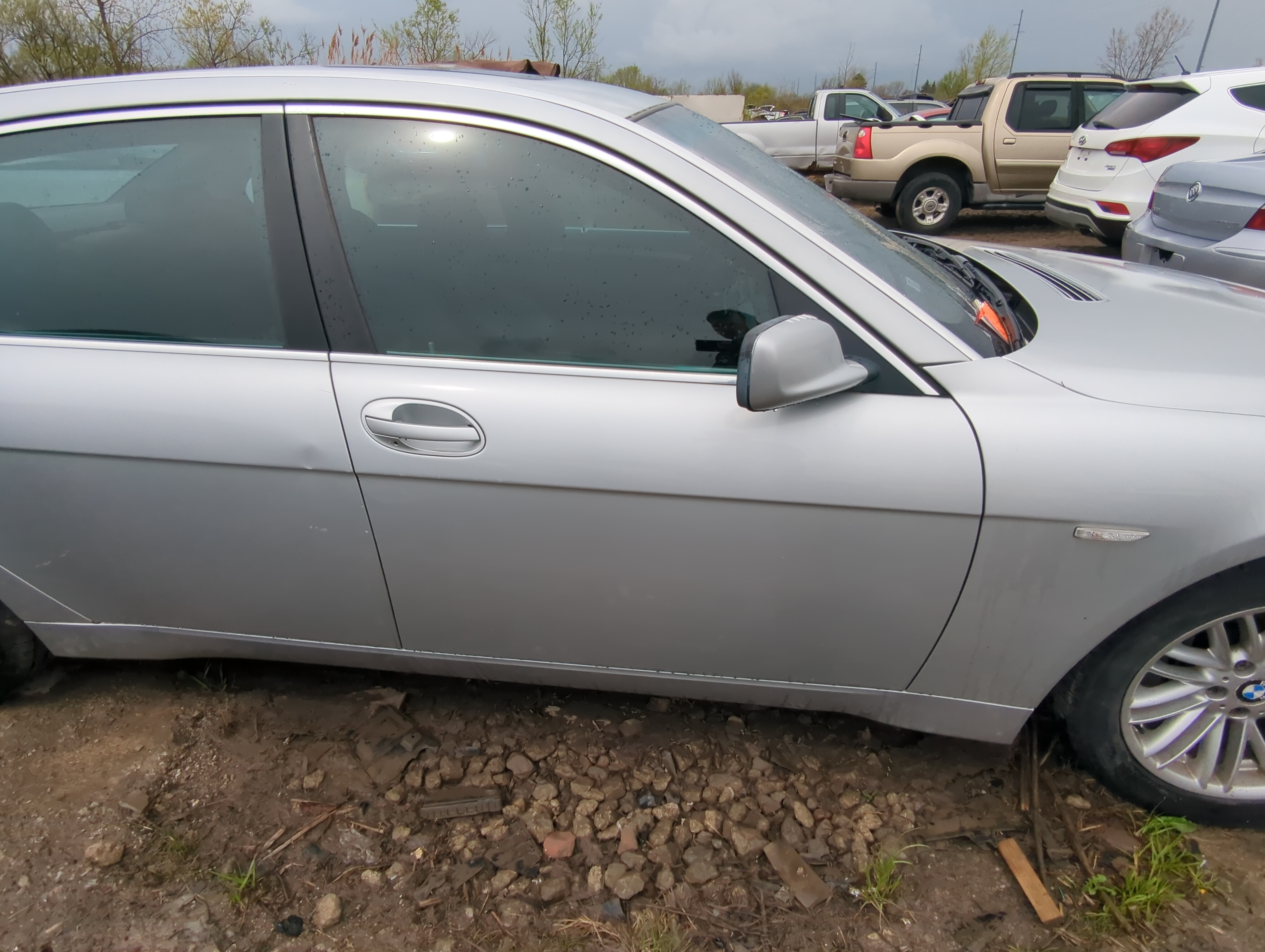 Picture of 2002-2005 Bmw 745i Passenger Front Door Oem 881909