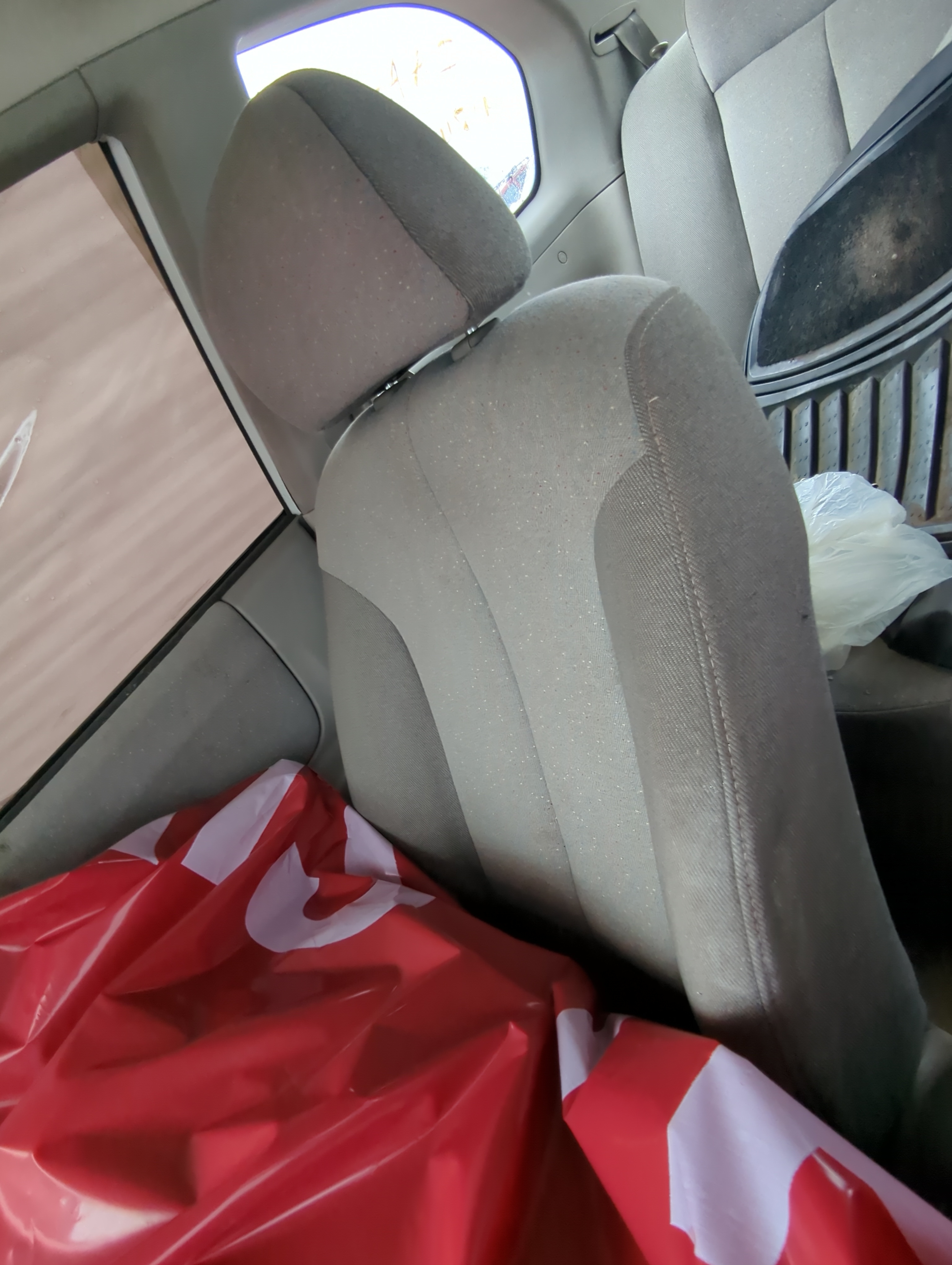 Picture of 2000-2002 Hyundai Accent Passenger Front Seat Oem 882024
