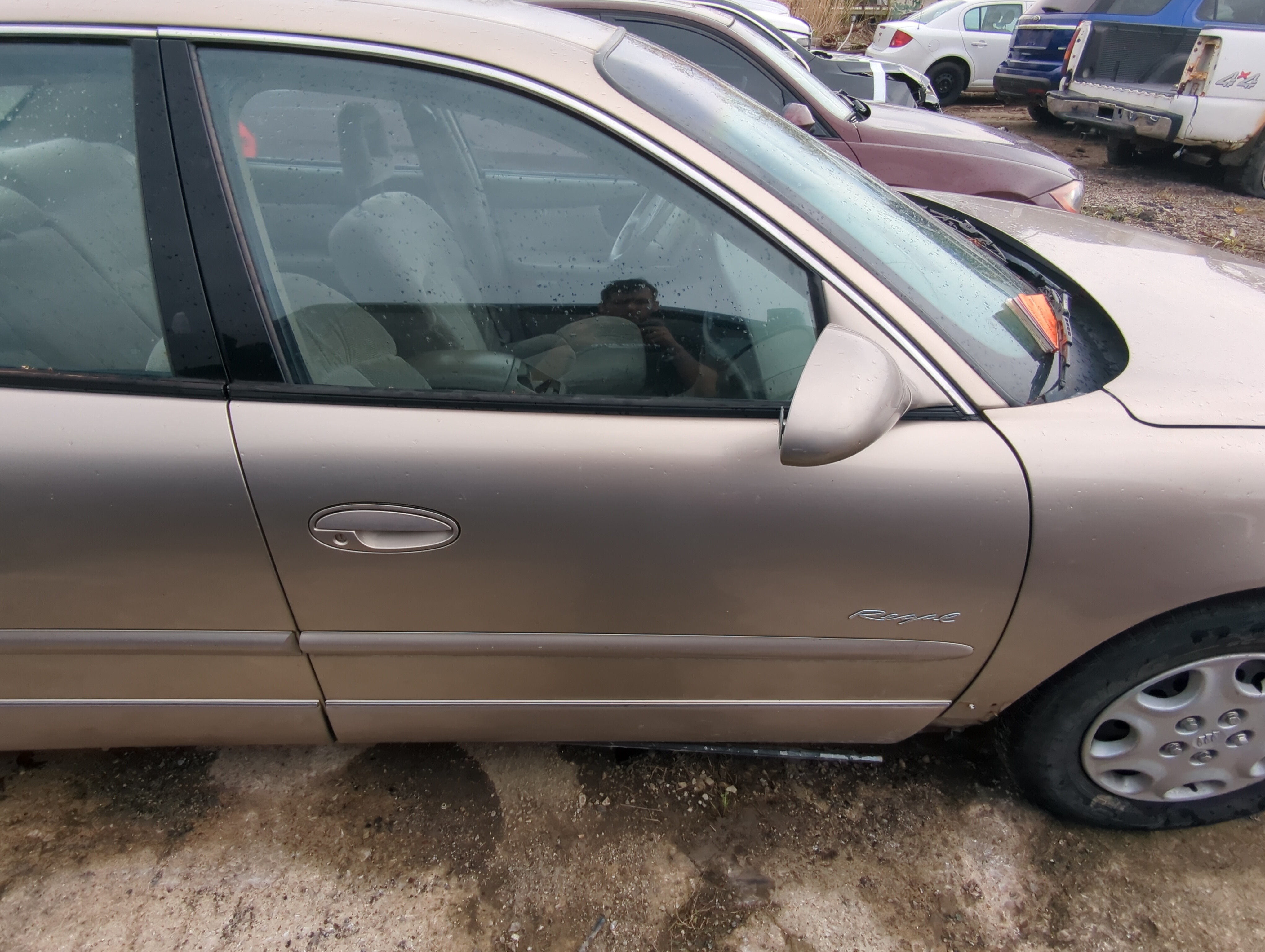 Picture of 1997-2004 Buick Regal Passenger Front Door Oem 882266