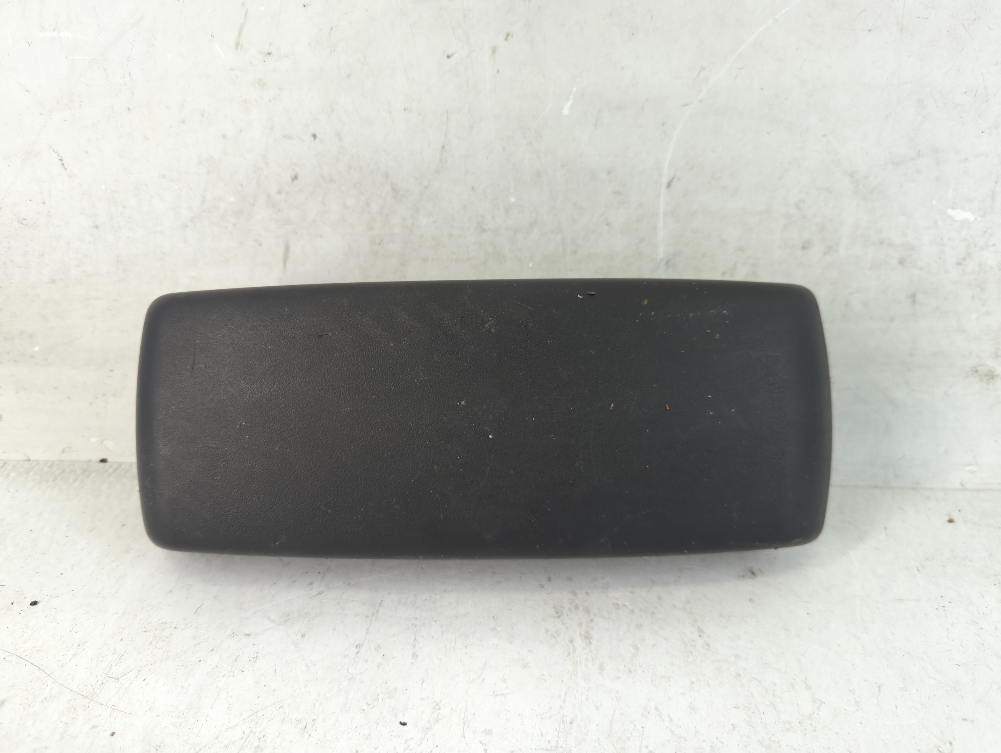 2010 Scion Xb Center Console Armrest Cover Lid Black 882393 - Oemusedautoparts1.com
