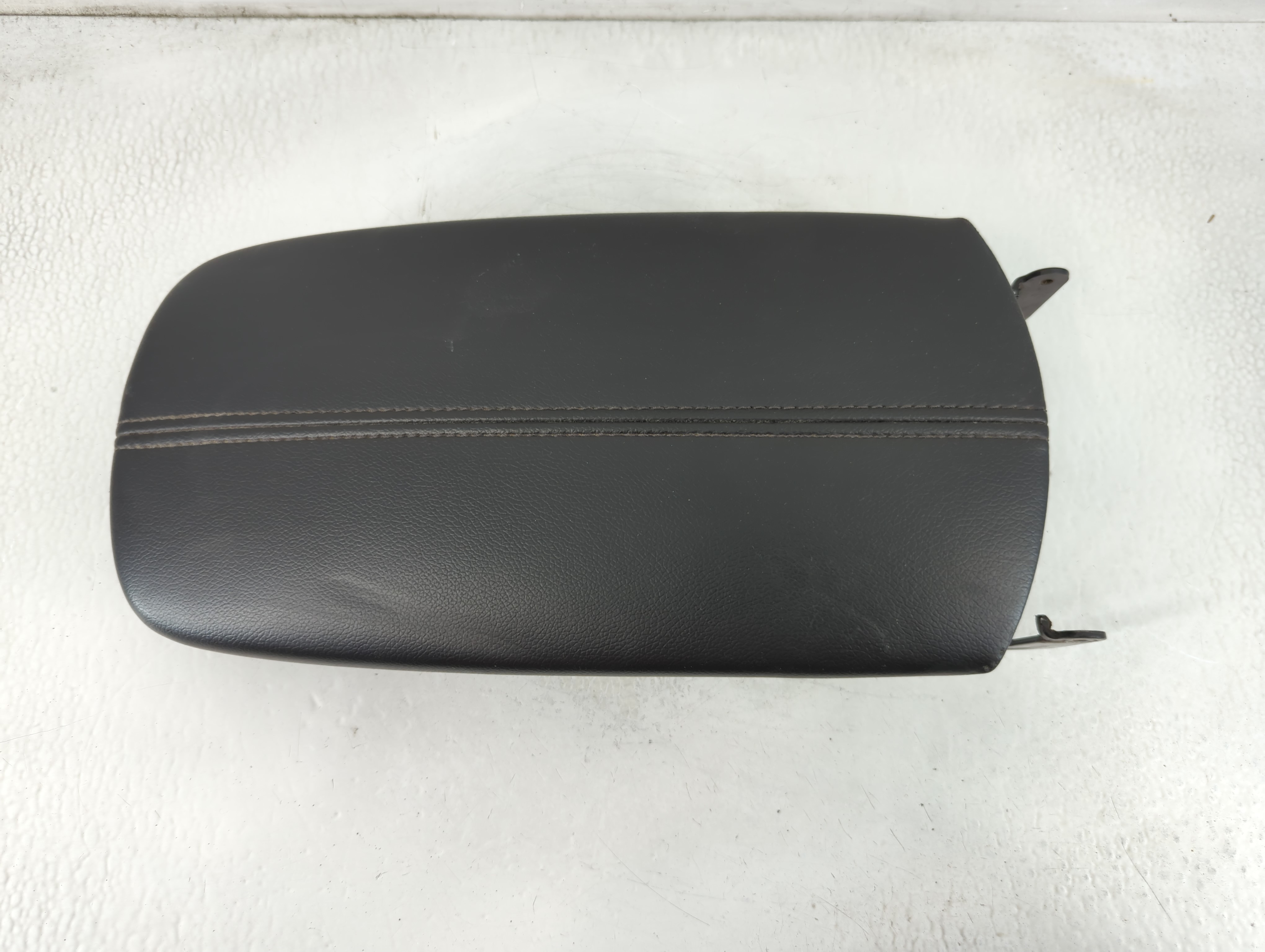 2019-2021 Chevrolet Malibu Center Console Armrest Cover Lid Black 882419 - Oemusedautoparts1.com