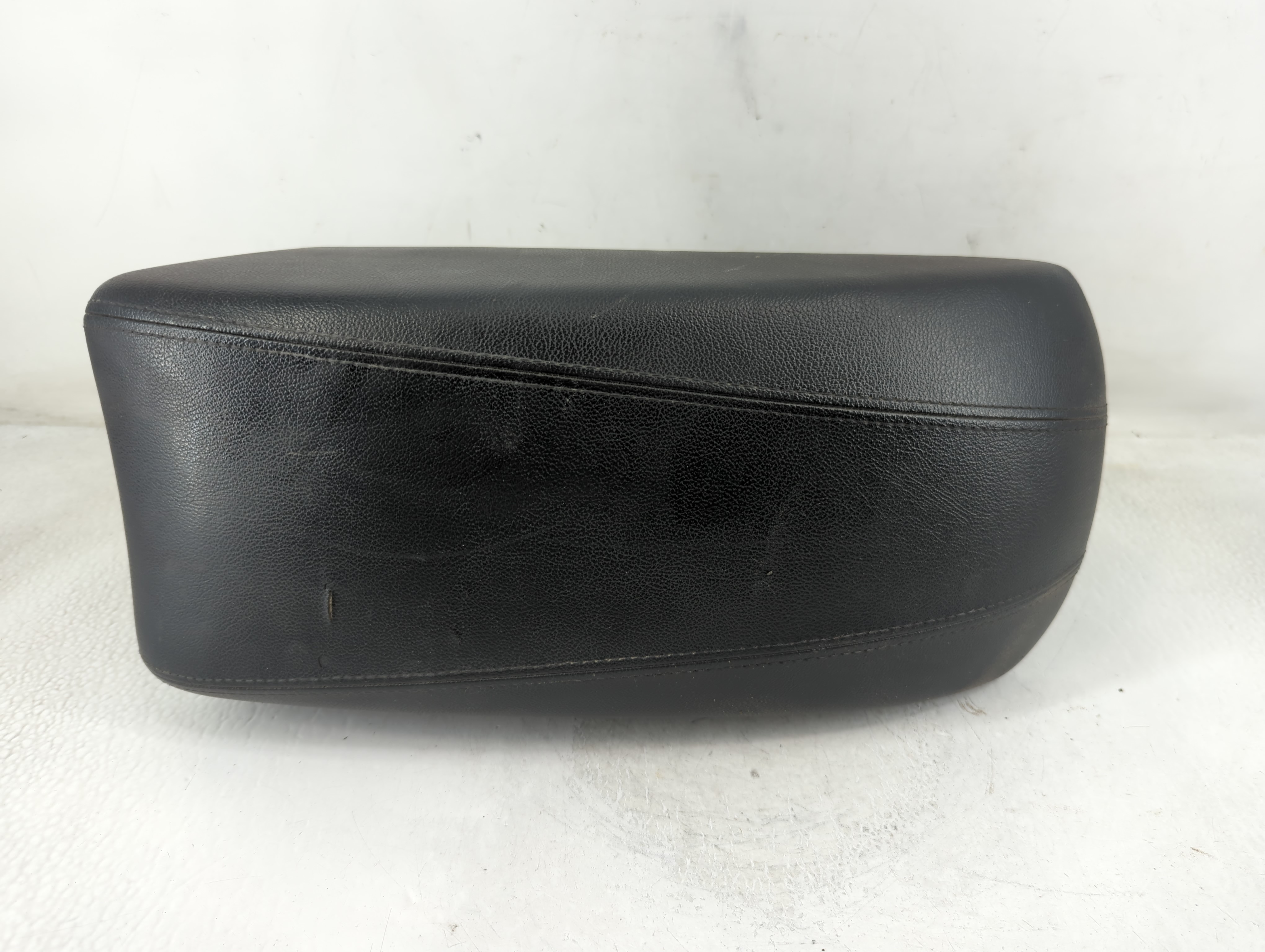 2012 Hyundai Sonata Center Console Armrest Cover Lid Black 882430 - Oemusedautoparts1.com