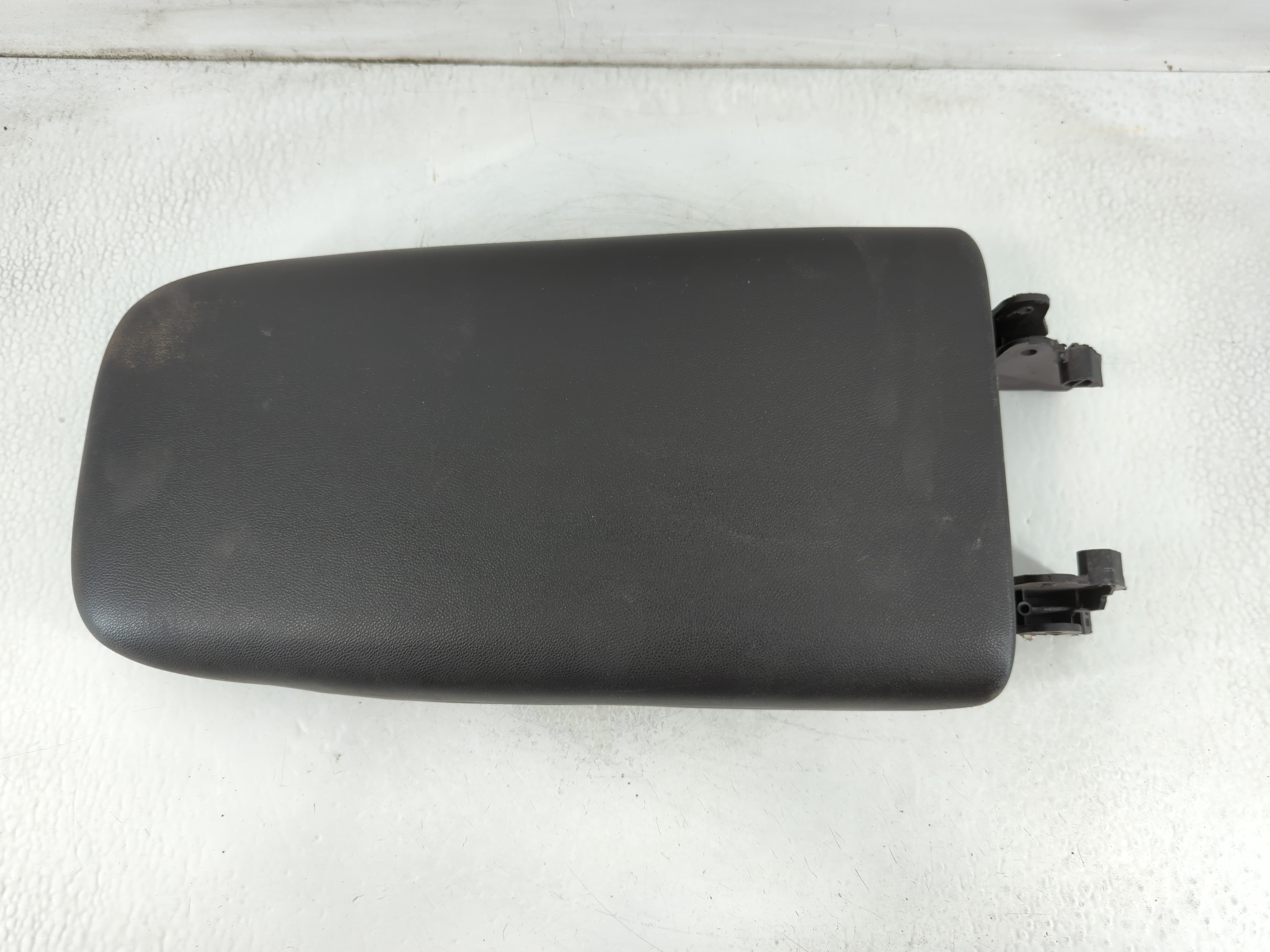 2018-2022 Chevrolet Equinox Center Console Armrest Cover Lid Black 882431 - Oemusedautoparts1.com