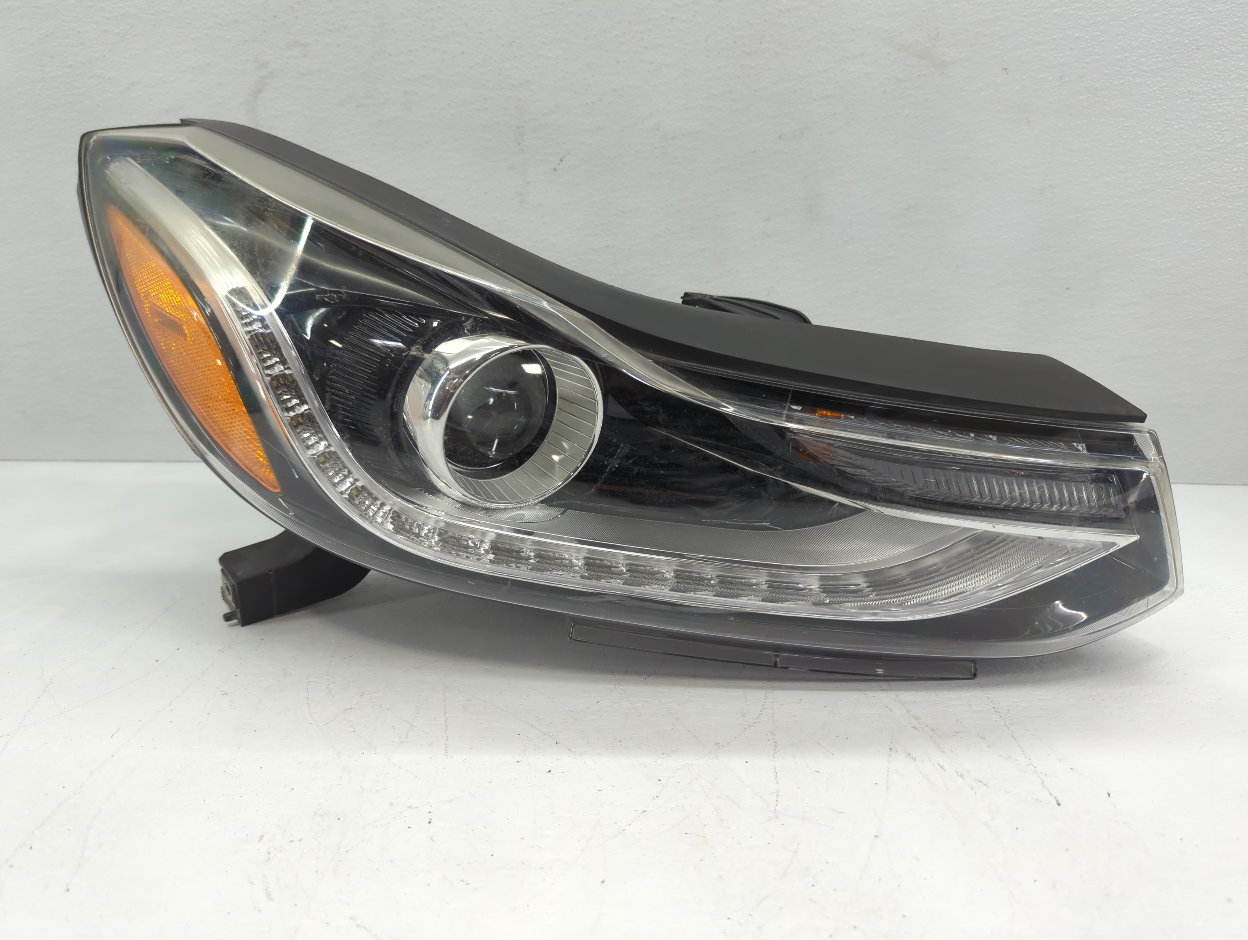 Picture of 2018-2020 Nissan Rogue Passenger Right Oem Head Light Headlight Lamp 882433