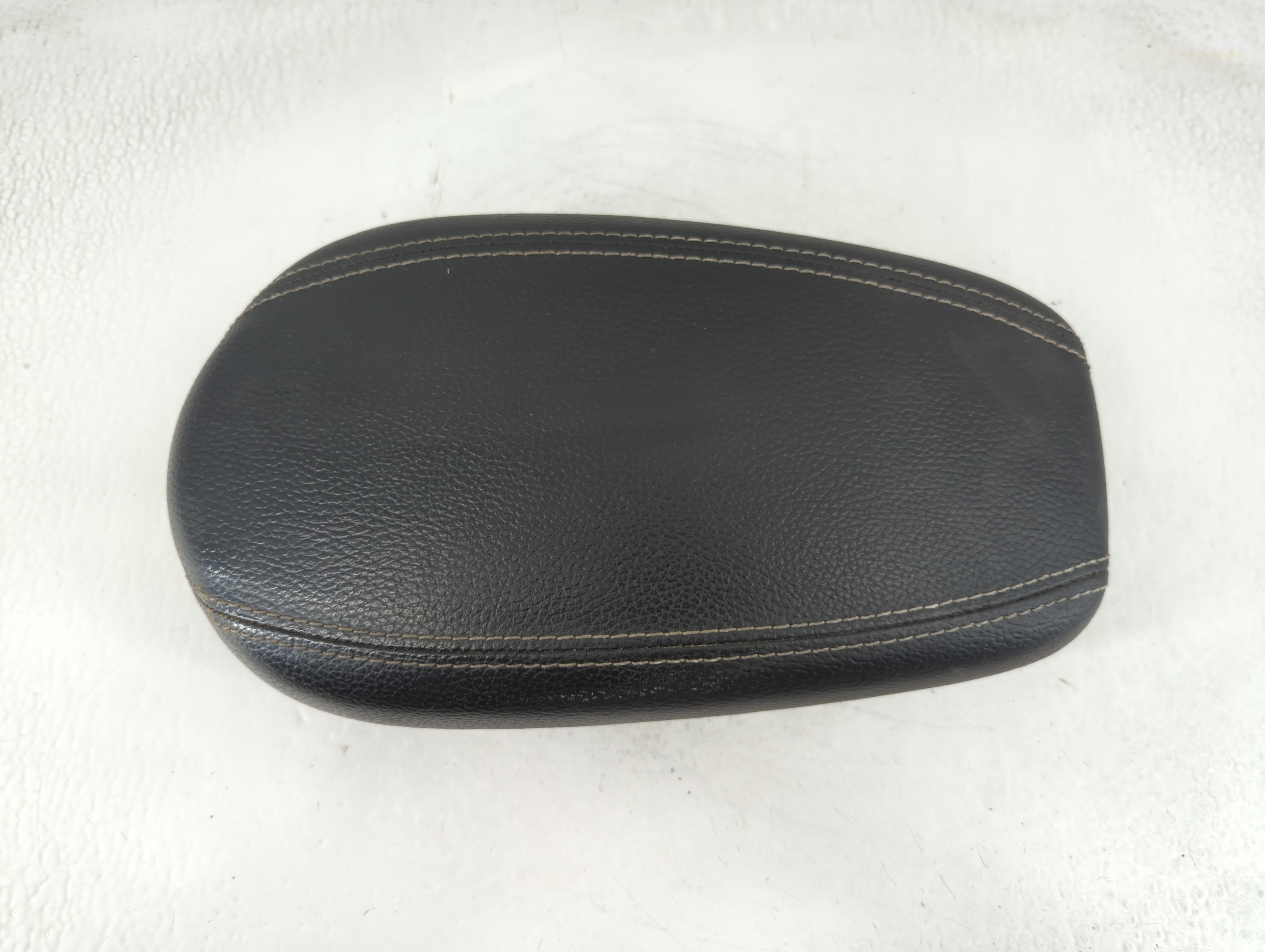 2013-2017 Hyundai Veloster Center Console Armrest Cover Lid Black 882443 - Oemusedautoparts1.com