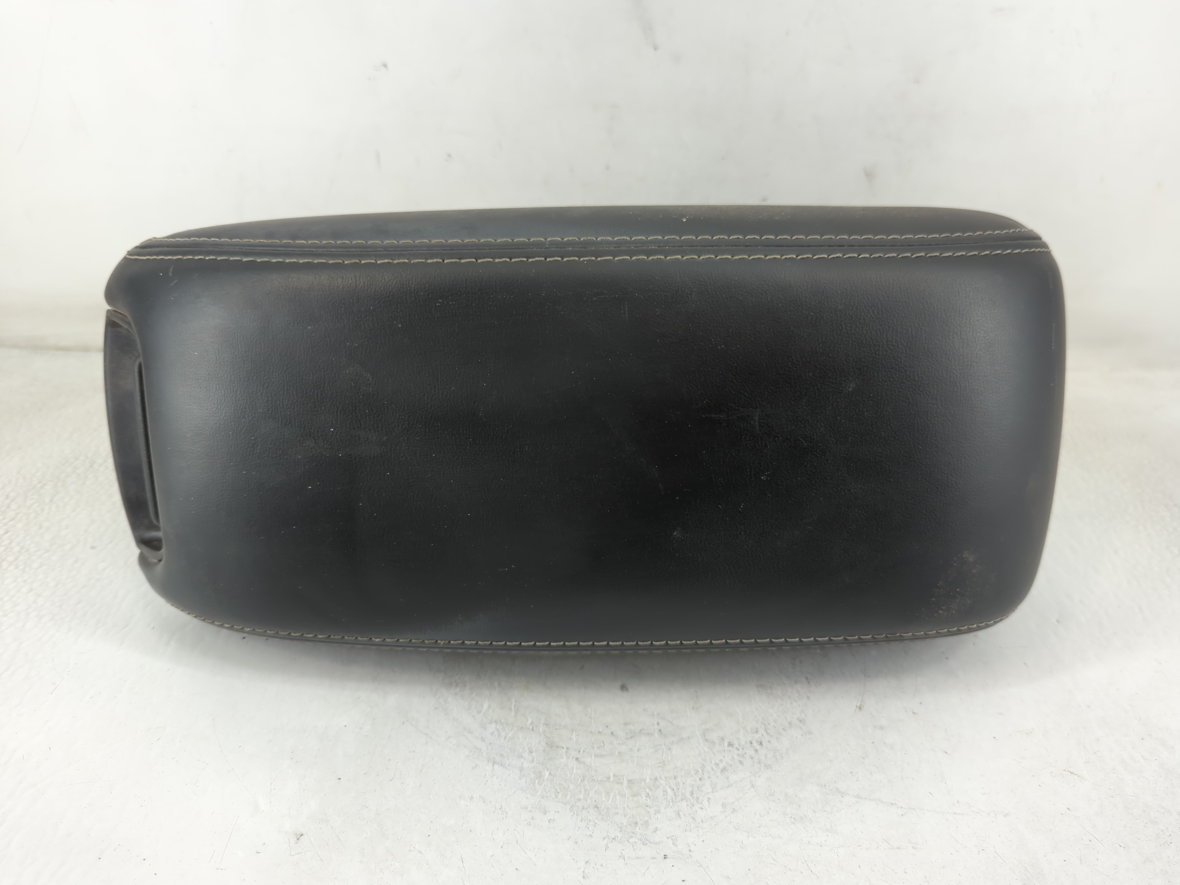 2017 Dodge Journey Center Console Armrest Cover Lid Black 882445 - Oemusedautoparts1.com