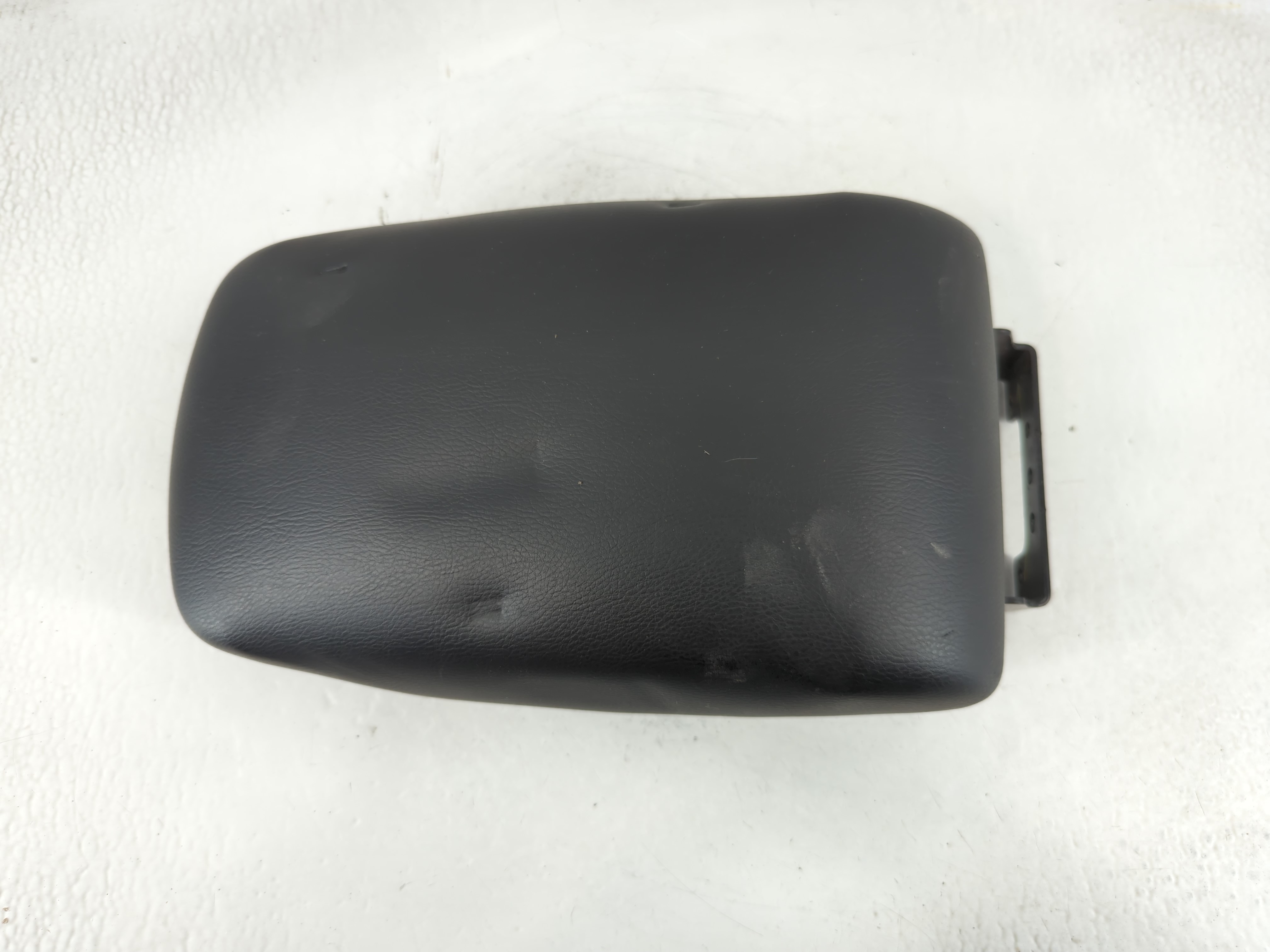 2017-2017 Nissan Sentra Center Console Armrest Cover Lid Black 882452 - Oemusedautoparts1.com
