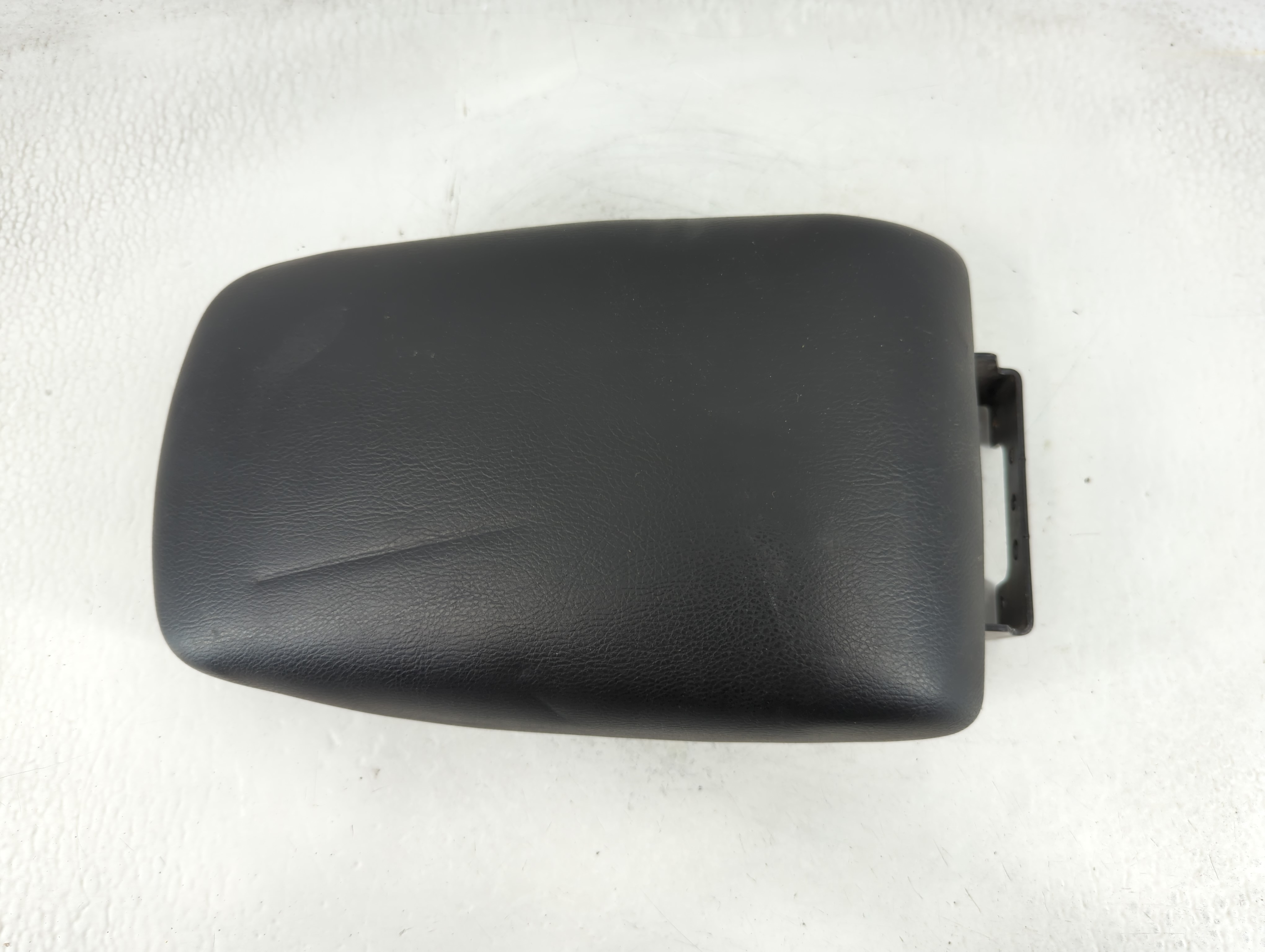 2019 Nissan Sentra Center Console Armrest Cover Lid Black 882453 - Oemusedautoparts1.com