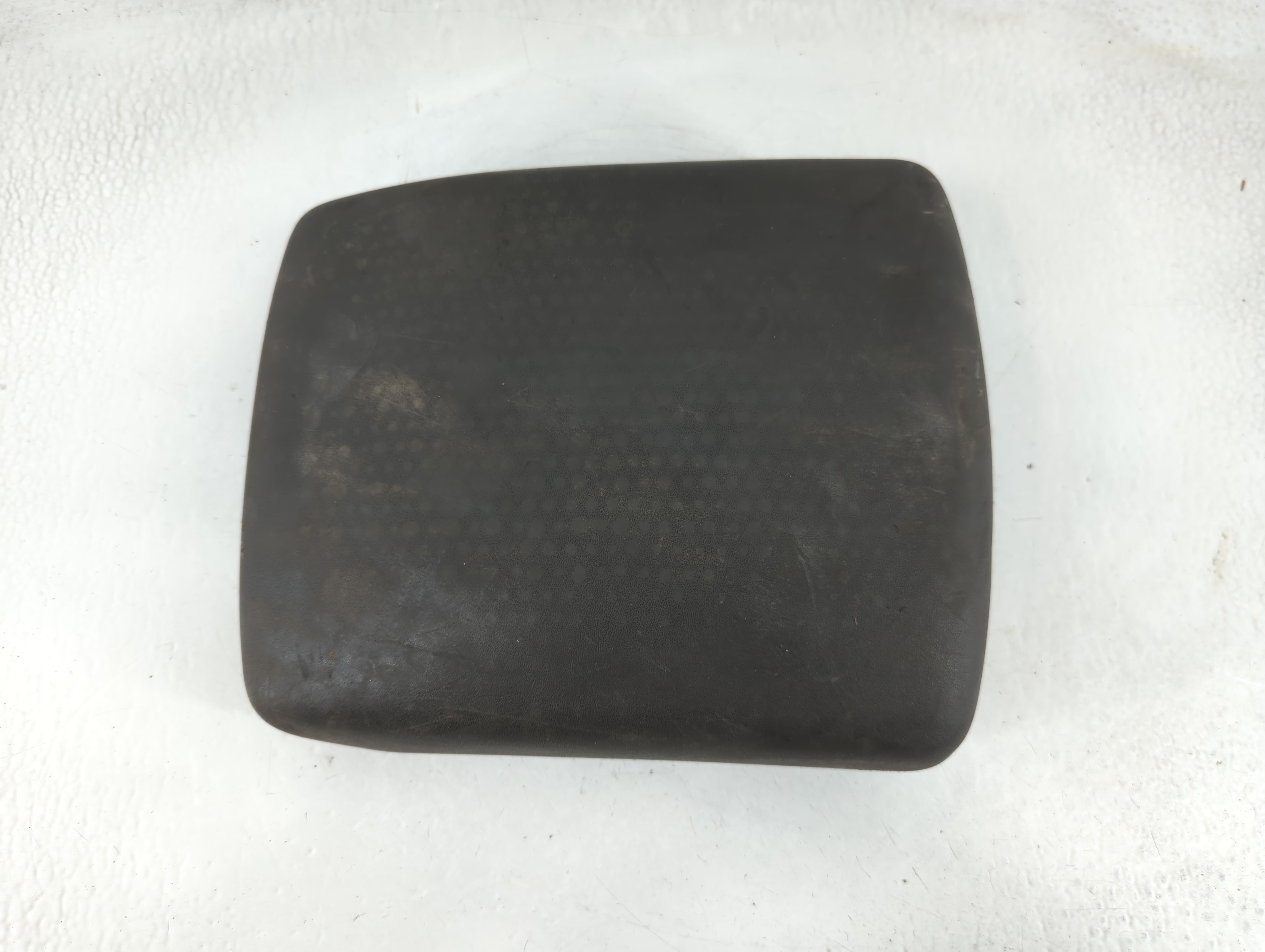 2005-2014 Nissan Frontier Center Console Armrest Cover Lid Black 882454 - Oemusedautoparts1.com
