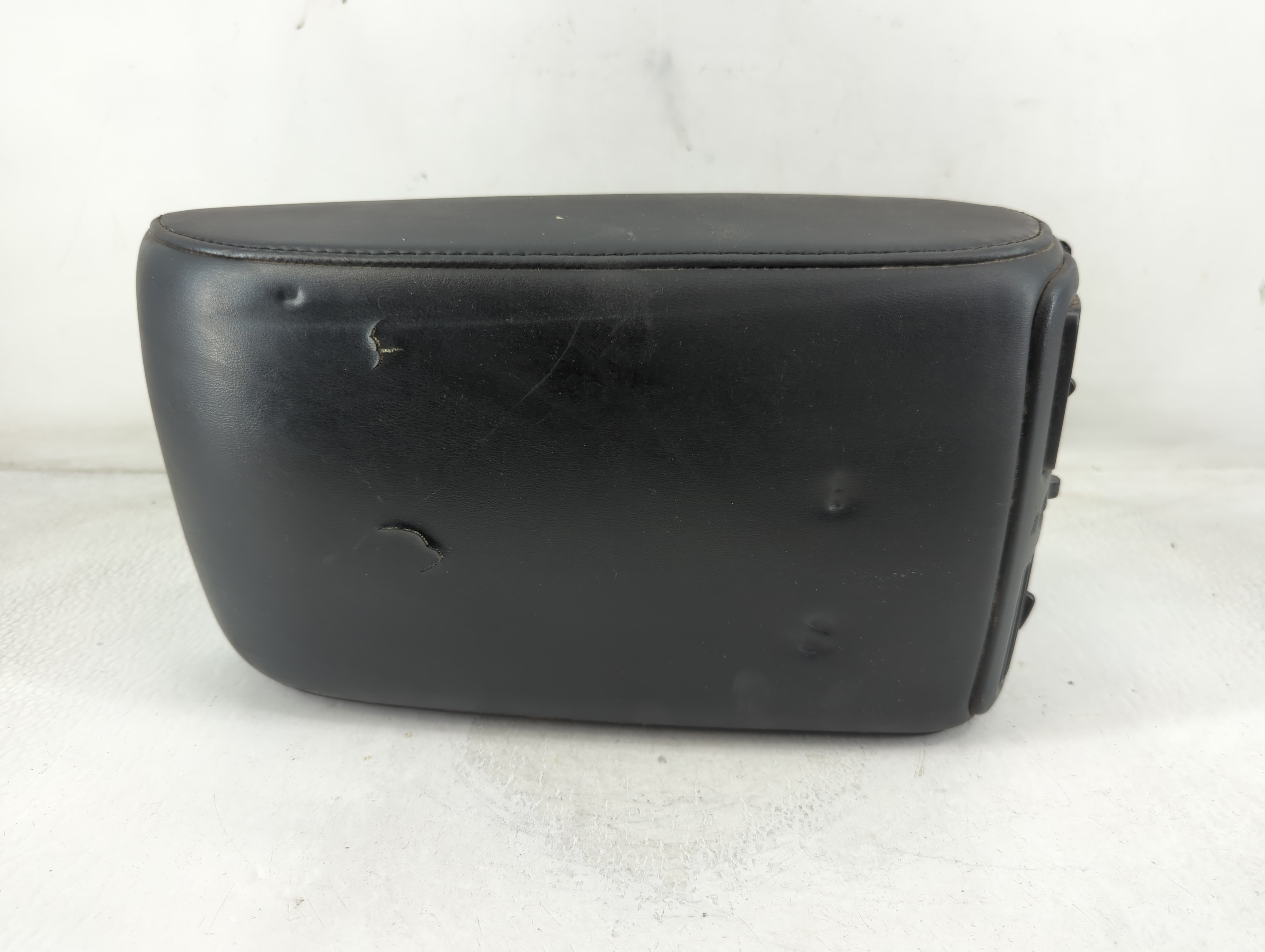 2007 Infiniti G35 Center Console Armrest Cover Lid Black 882456 - Oemusedautoparts1.com