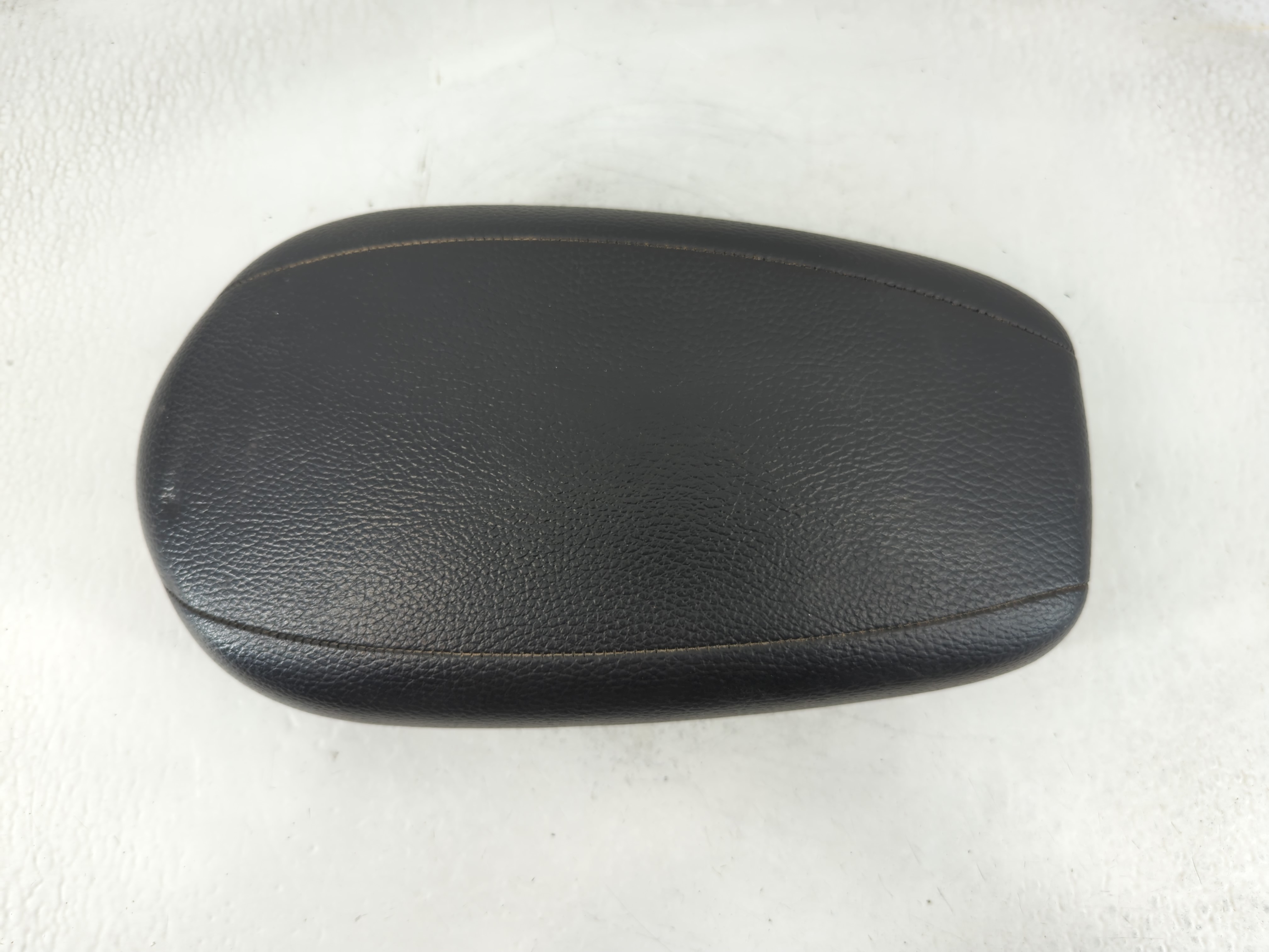 2013-2017 Hyundai Veloster Center Console Armrest Cover Lid Black 882457 - Oemusedautoparts1.com