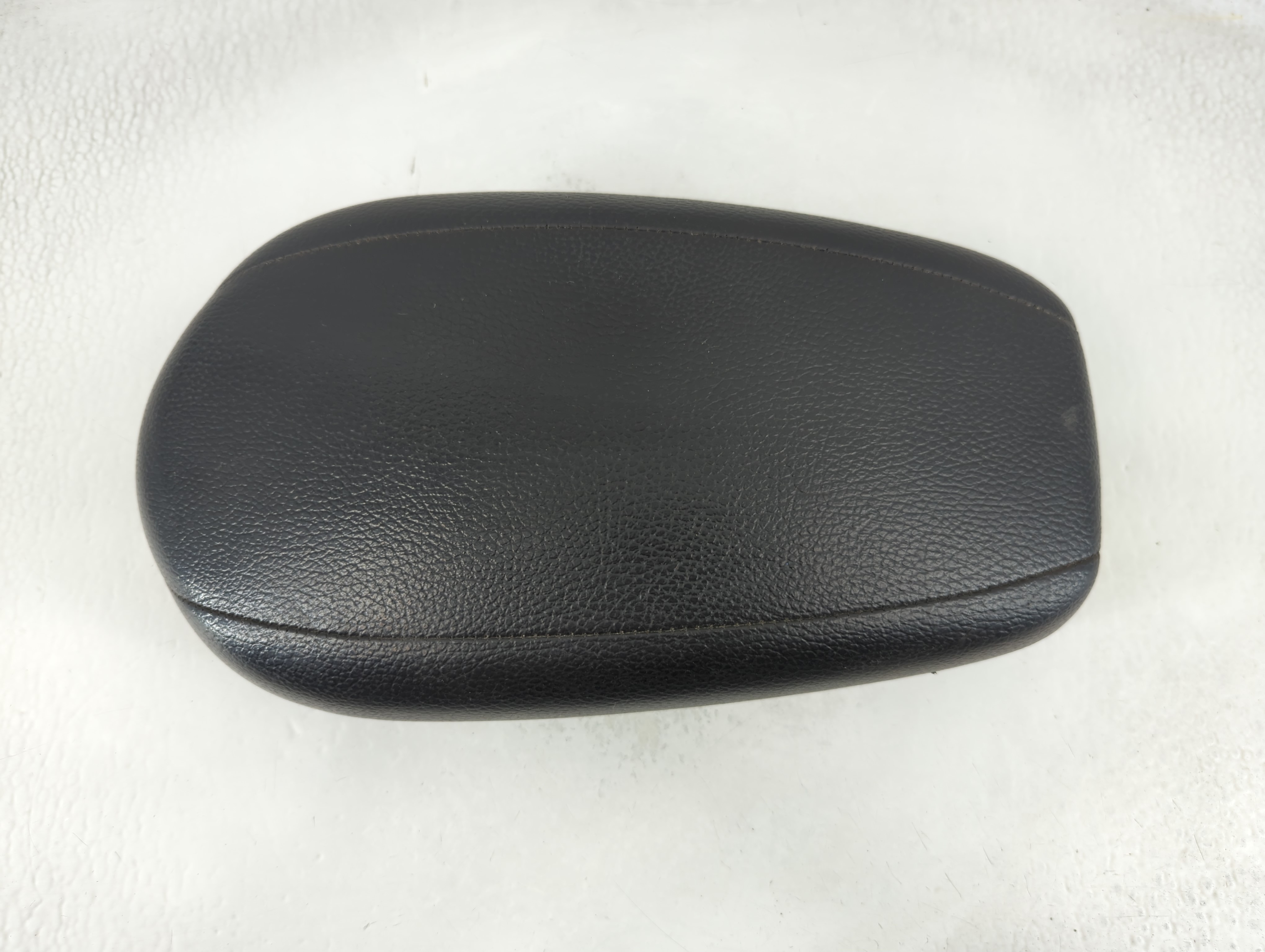 2013-2017 Hyundai Veloster Center Console Armrest Cover Lid Black 882465 - Oemusedautoparts1.com