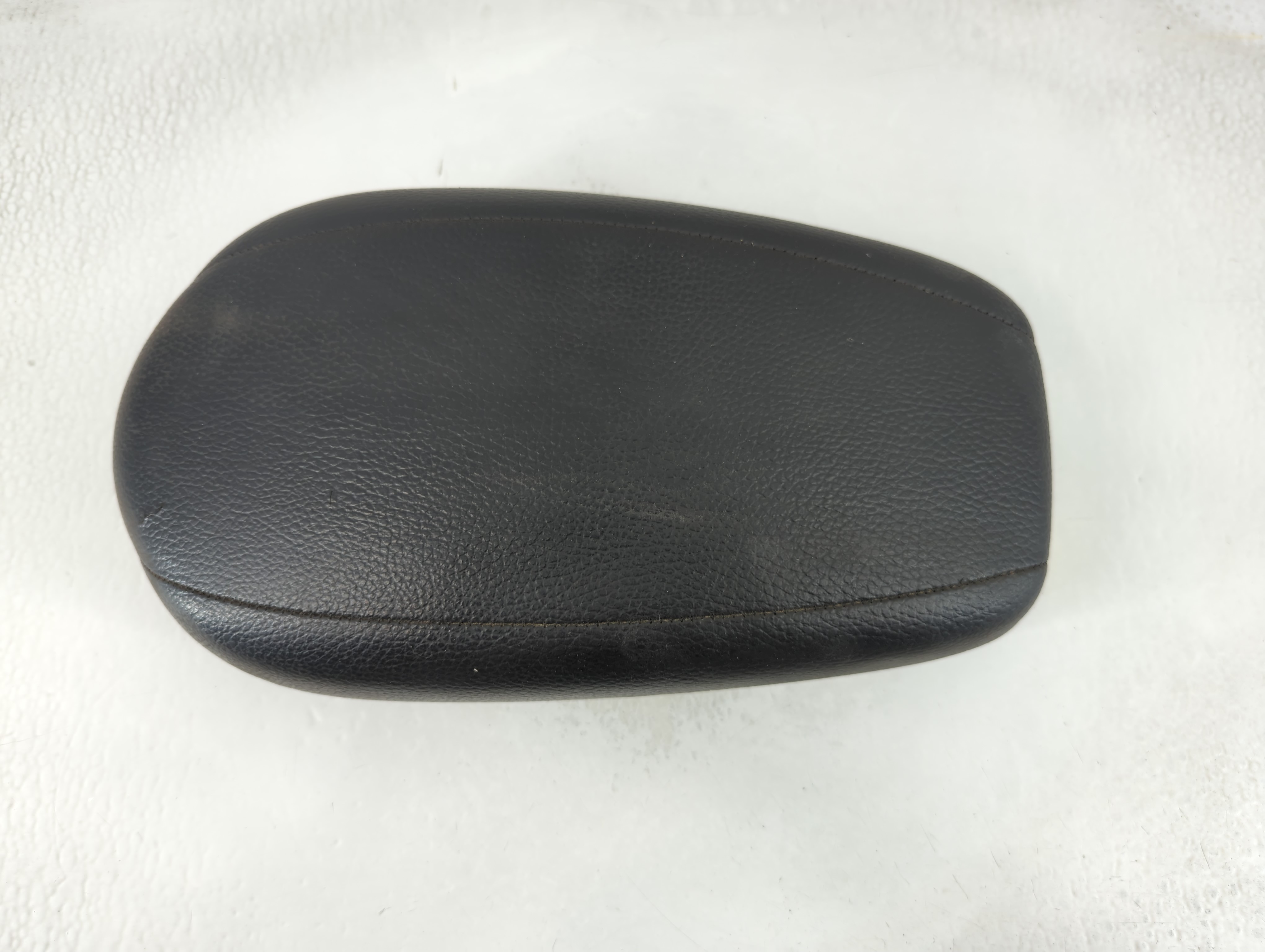 2013-2017 Hyundai Veloster Center Console Armrest Cover Lid Black 882467 - Oemusedautoparts1.com