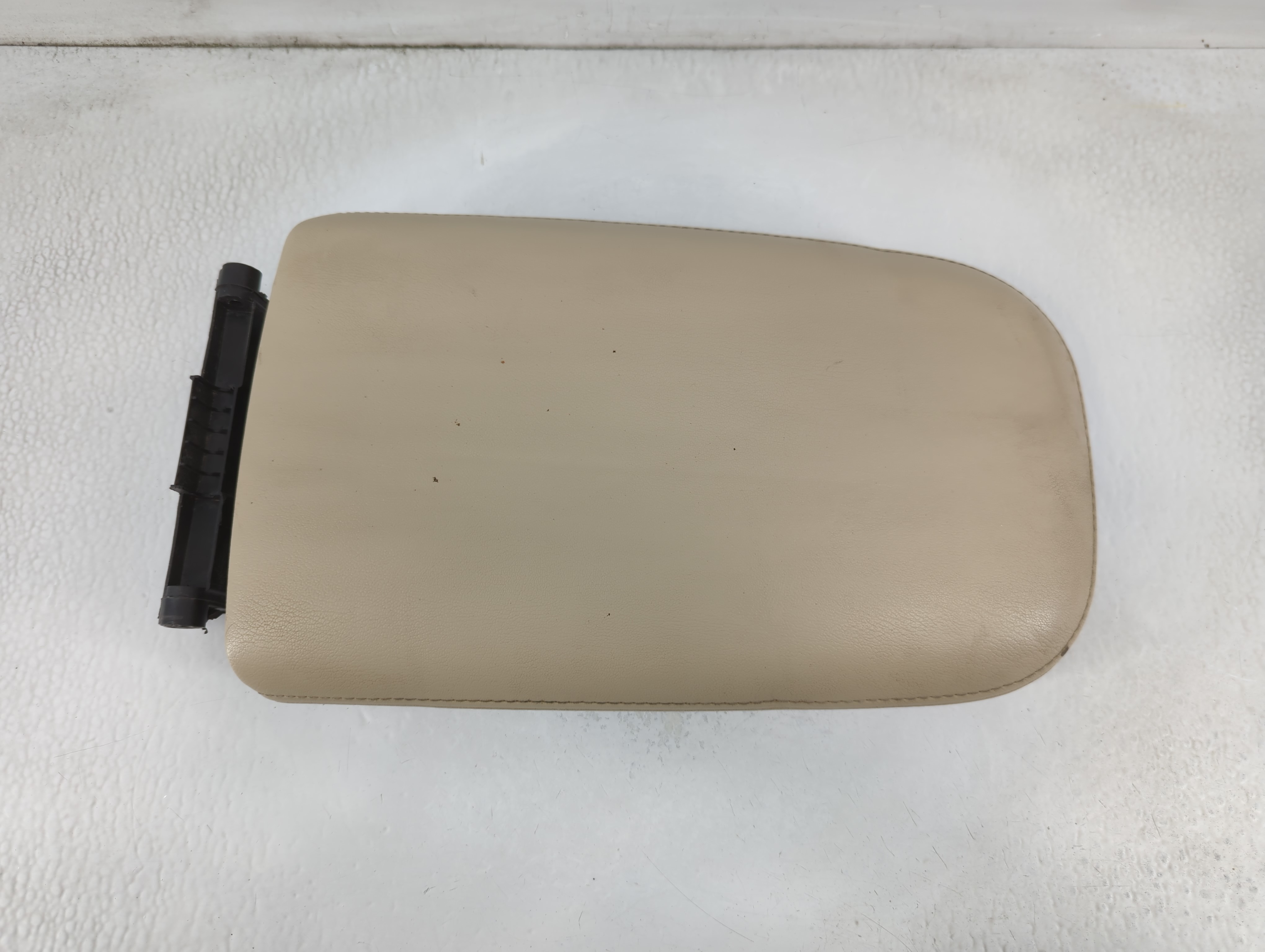 2017-2020 Cadillac Xt5 Center Console Armrest Cover Lid 882470 - Oemusedautoparts1.com