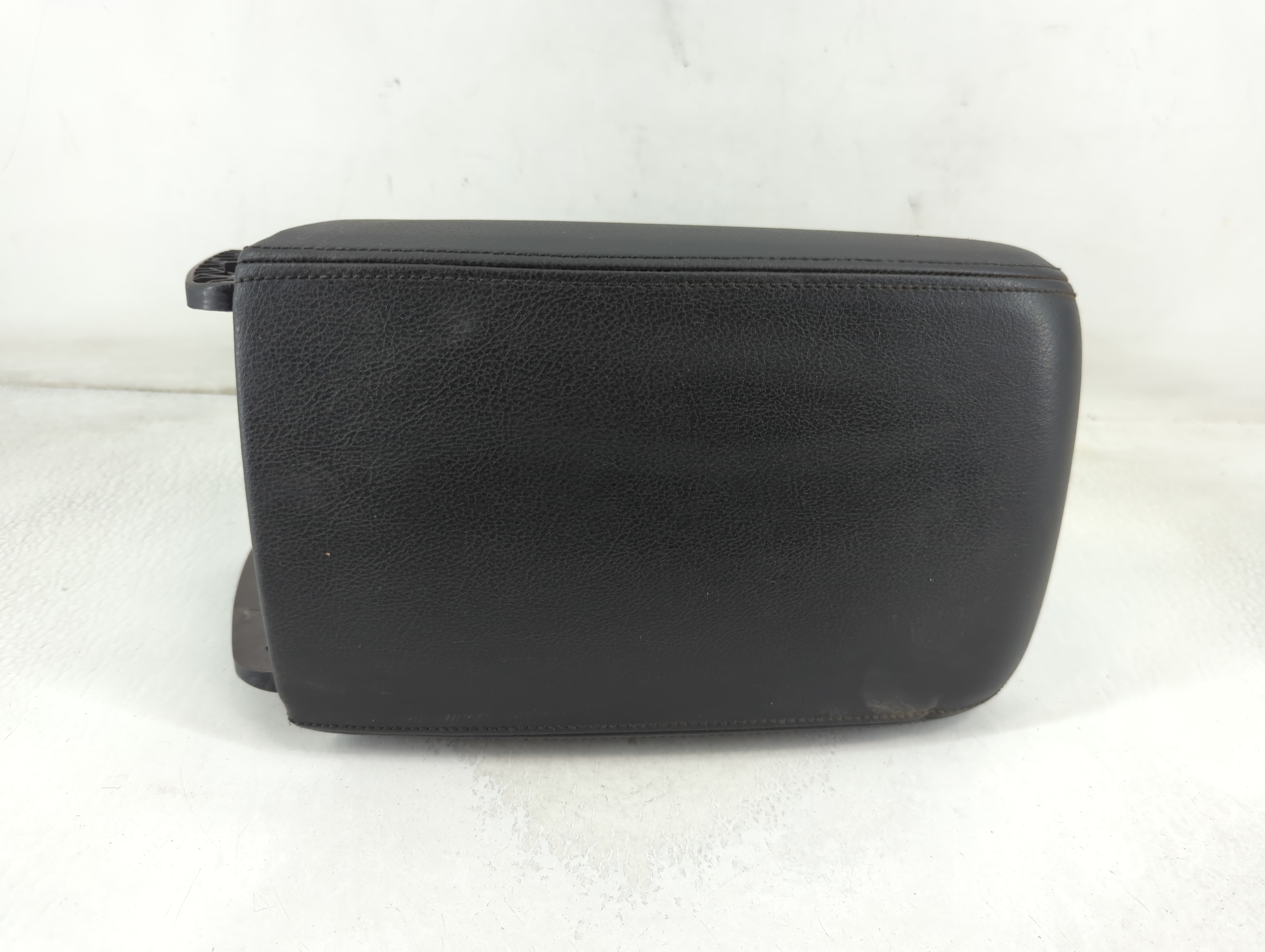 Picture of 2014 Volkswagen Passat Center Console Armrest Cover Lid Black 882479