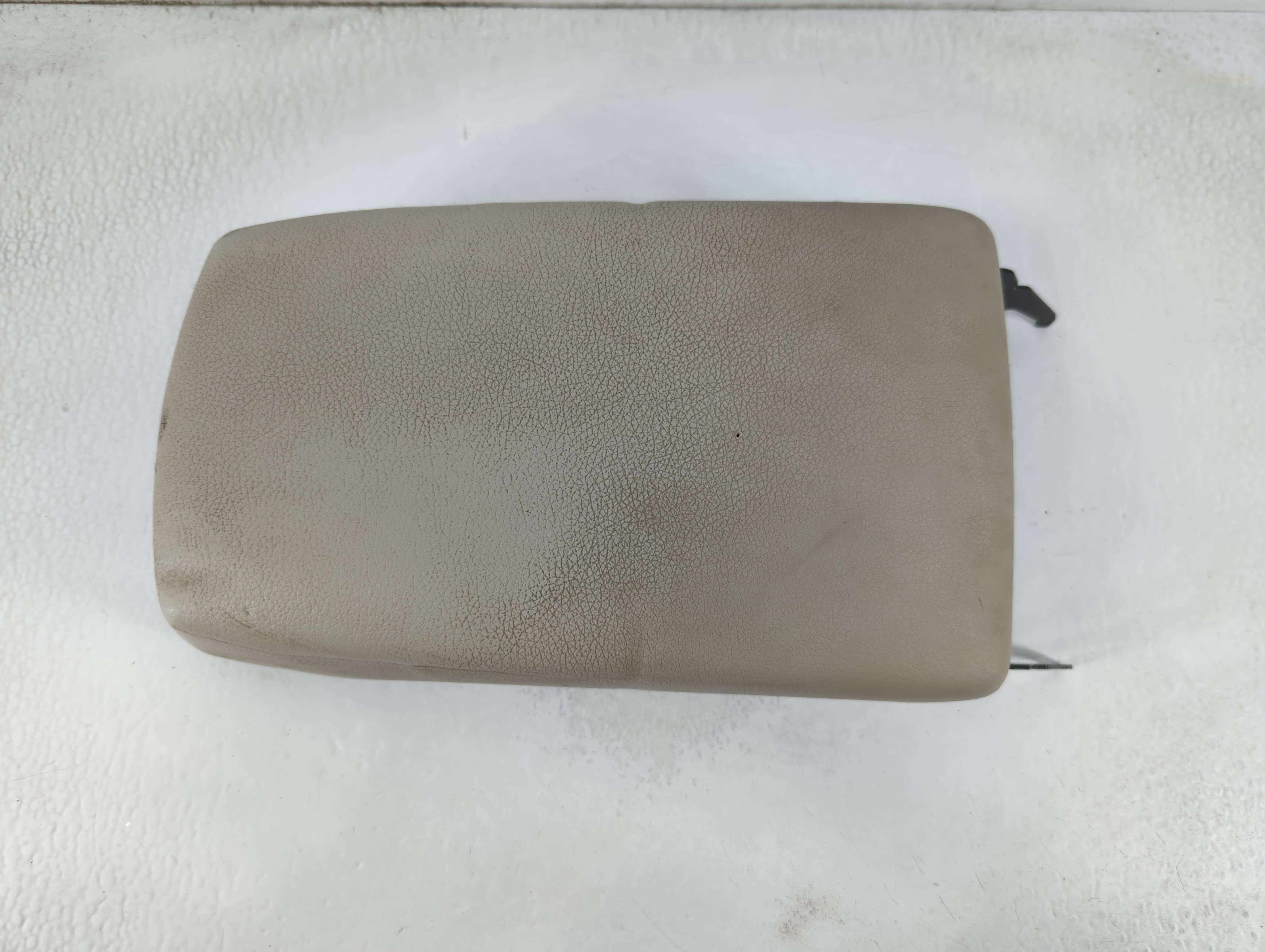 2011 Subaru Legacy Center Console Armrest Cover Lid Grey 882485 - Oemusedautoparts1.com