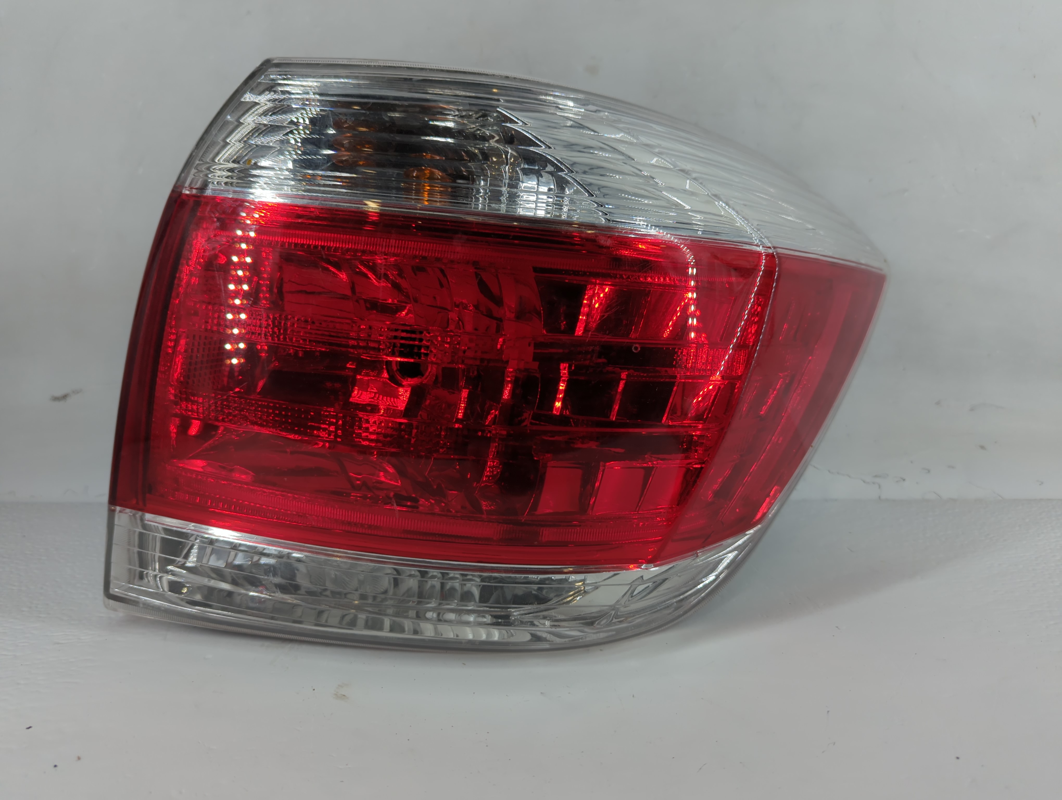 2011-2013 Toyota Highlander Passenger Right Side Tail Light Taillight Oem 882489 - Oemusedautoparts1.com