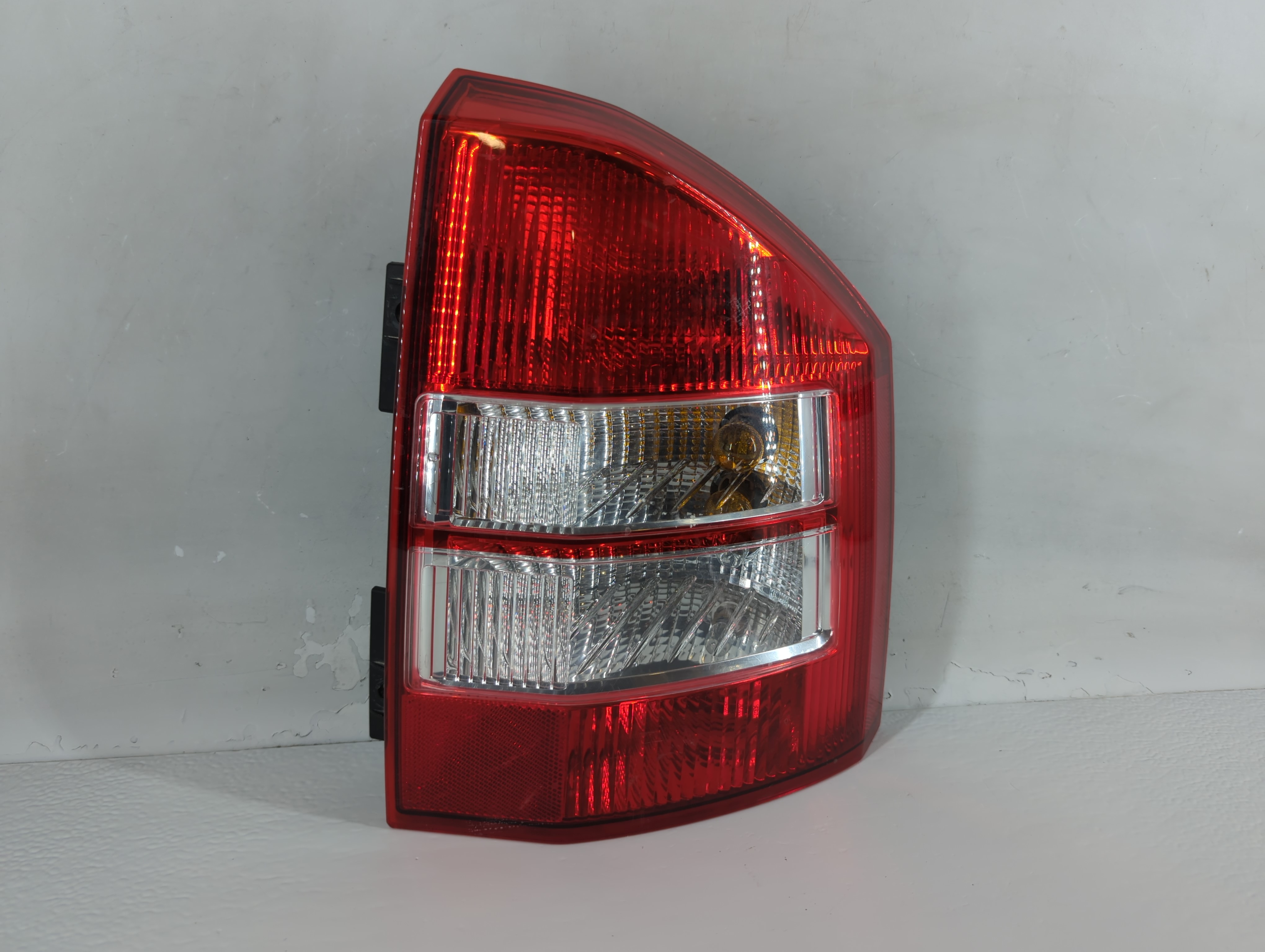2007-2010 Jeep Compass Passenger Right Side Tail Light Taillight Oem 882499 - Oemusedautoparts1.com