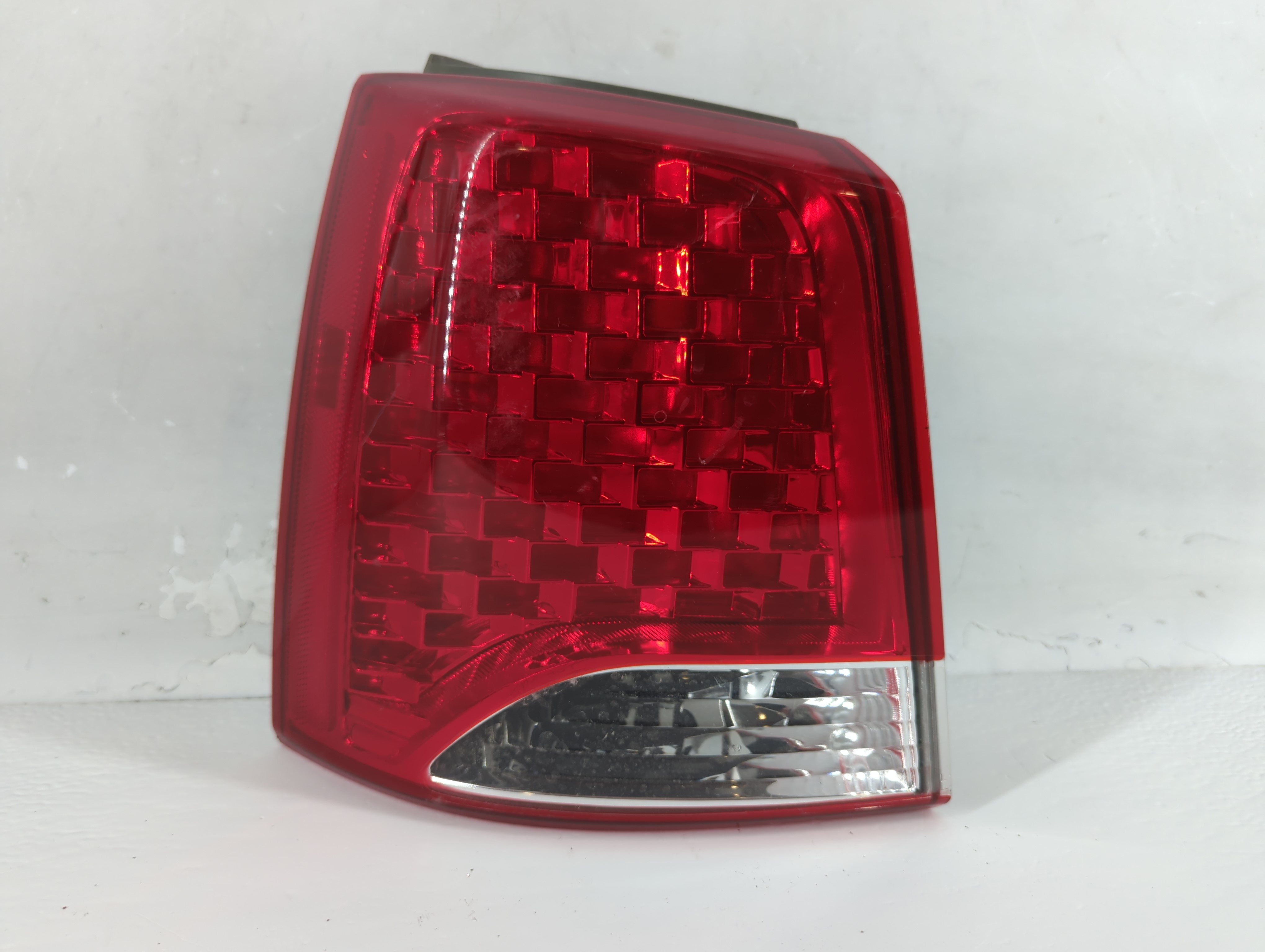 2011-2013 Kia Sorento Driver Left Side Tail Light Taillight Oem 882506 - Oemusedautoparts1.com