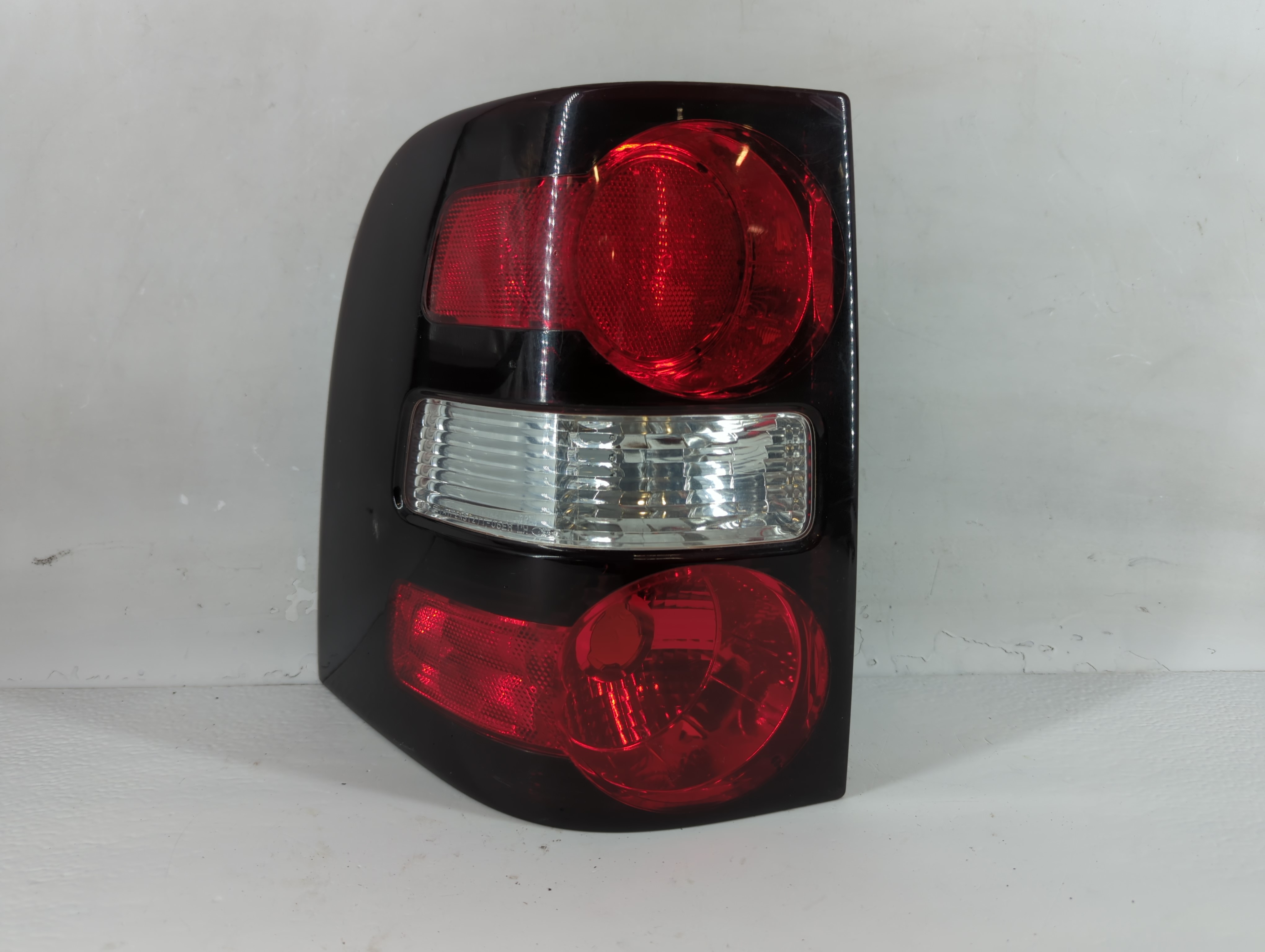 2006-2010 Ford Explorer Driver Left Side Tail Light Taillight Oem 882516 - Oemusedautoparts1.com