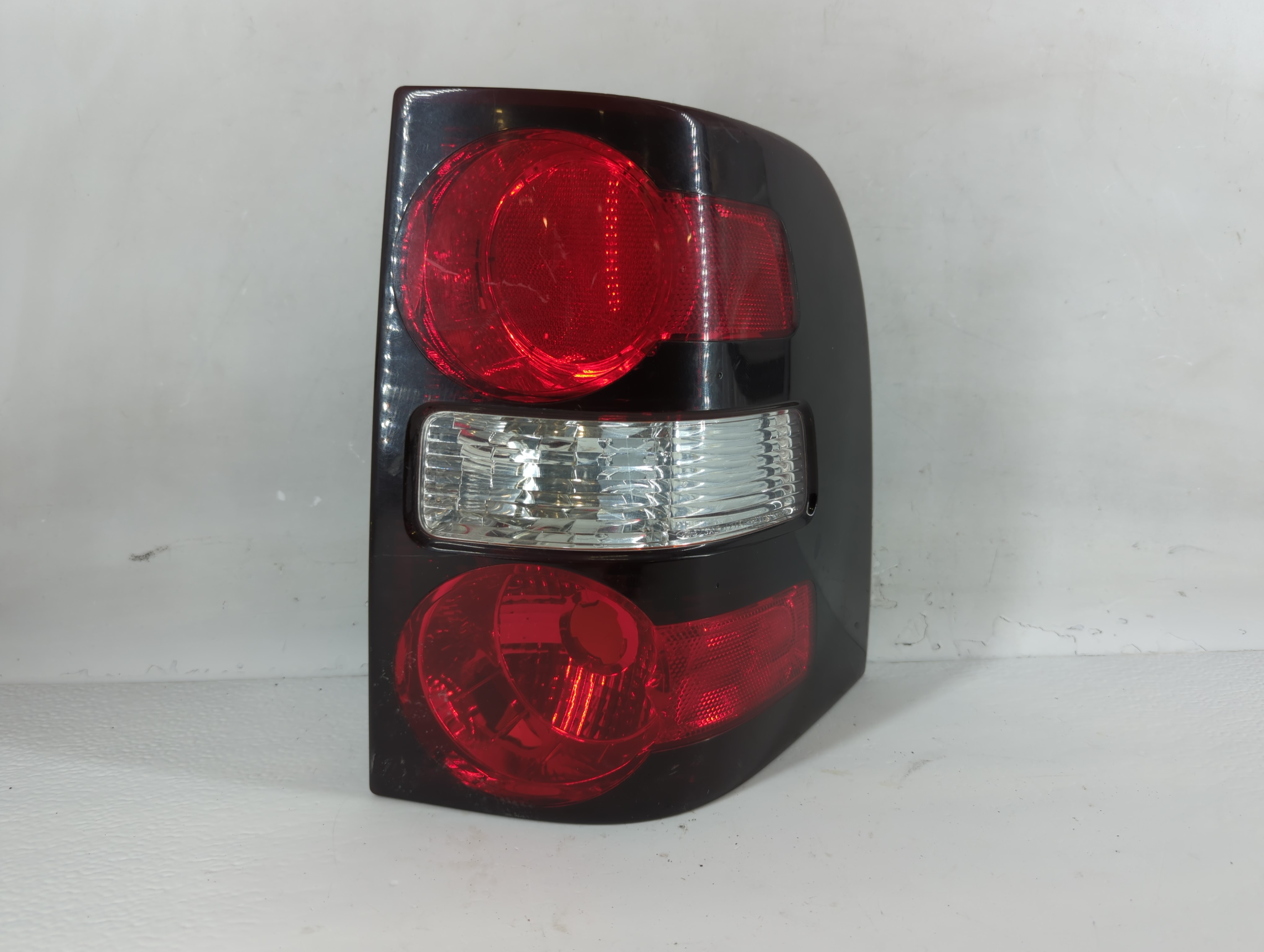 2006-2010 Ford Explorer Driver Left Side Tail Light Taillight Oem 882517 - Oemusedautoparts1.com