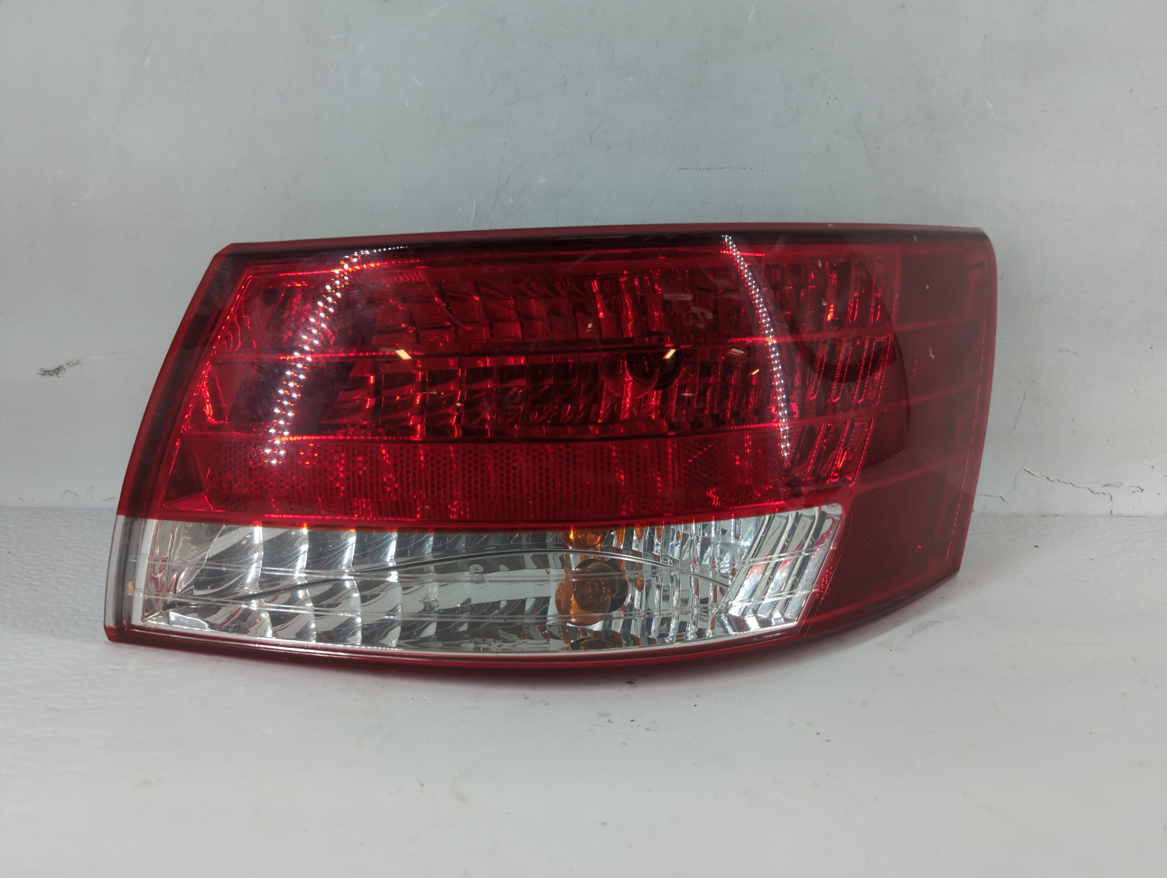 2006-2008 Hyundai Sonata Driver Left Side Tail Light Taillight Oem 882552 - Oemusedautoparts1.com